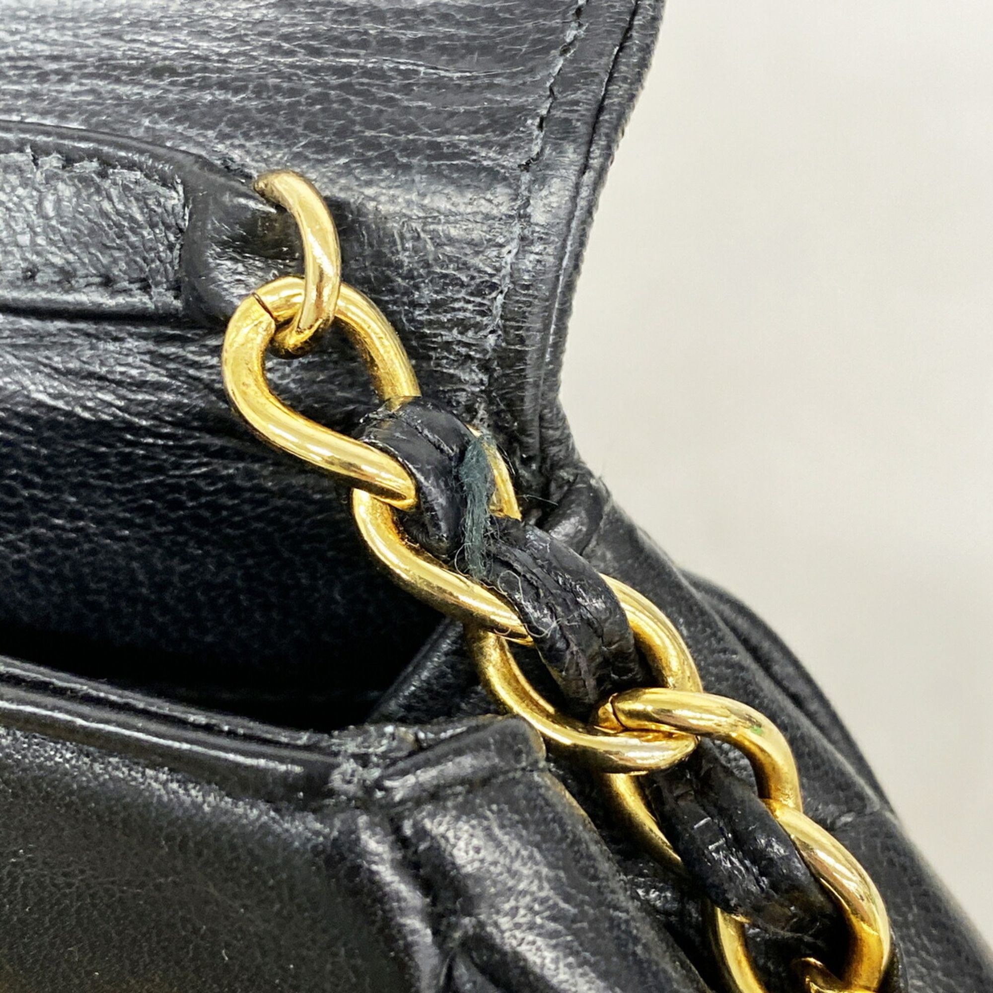Leather Shoulder Bag (Pre-Owned) - Chanel - Modalova