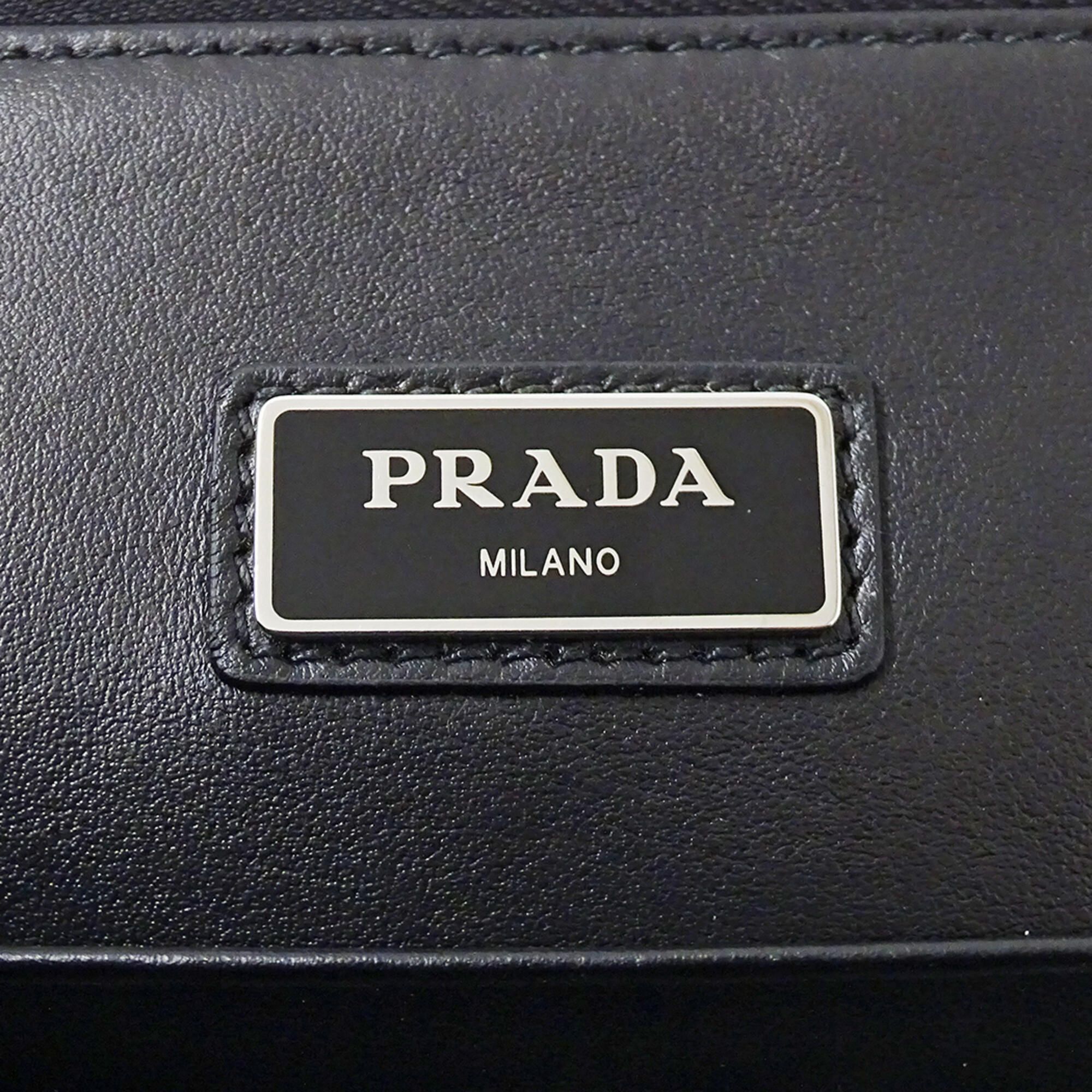 Saffiano Triangle Clutch Bag (Pre-Owned) - Prada - Modalova