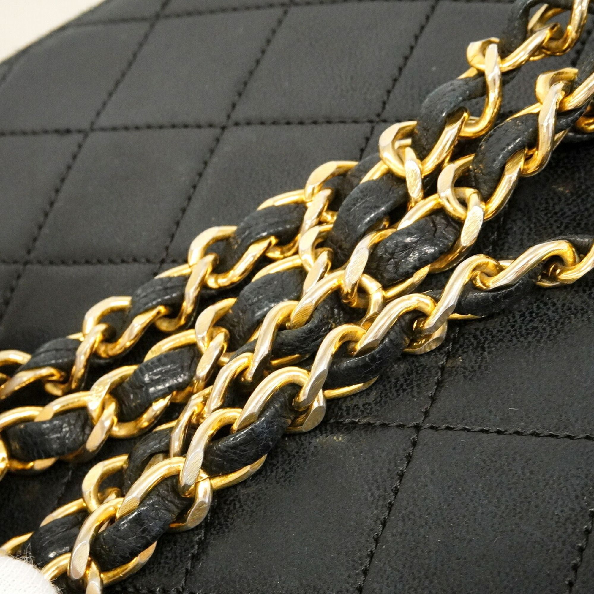 Leather Shoulder Bag (Pre-Owned) - Chanel - Modalova