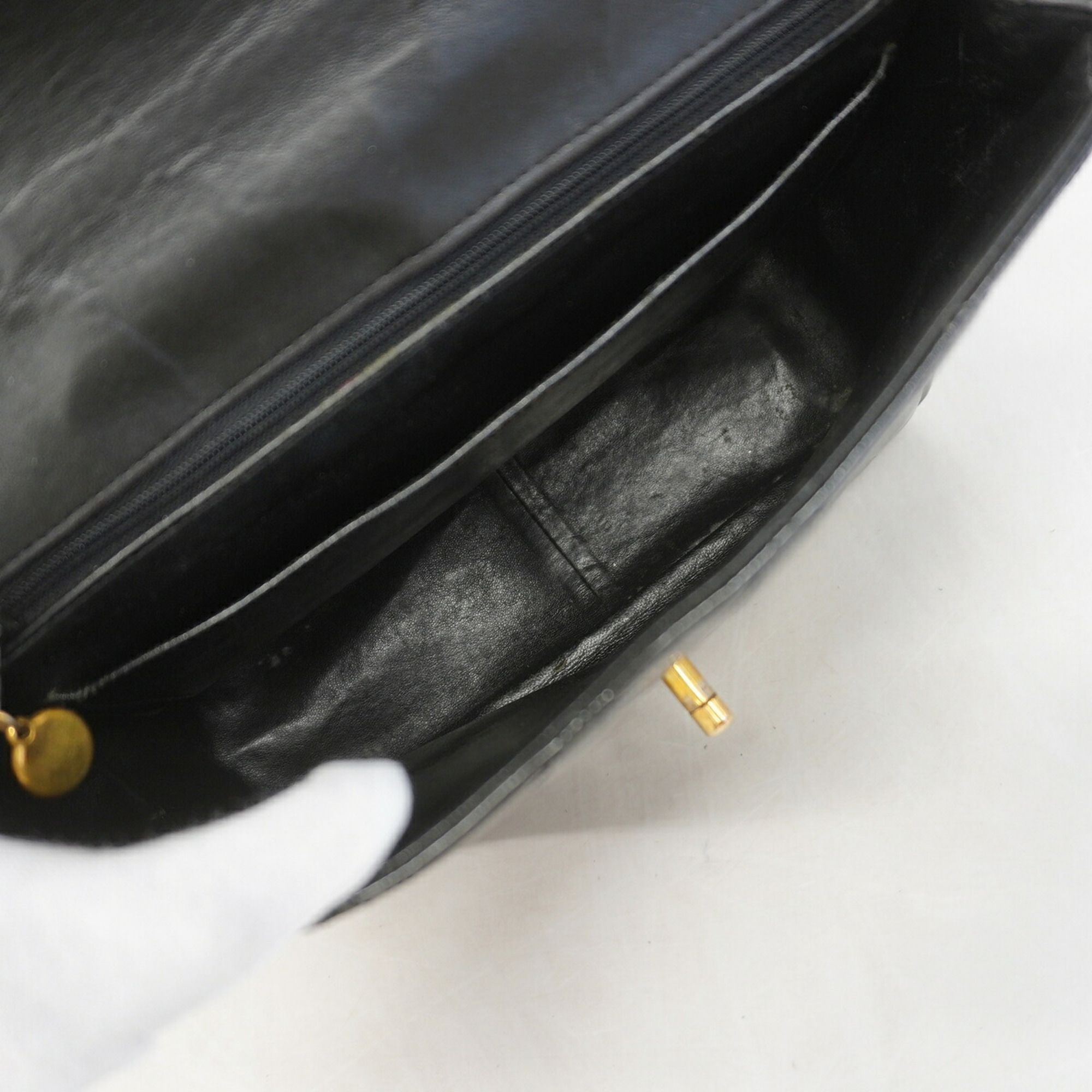 Patent Leather Shoulder Bag (Pre-Owned) - Chanel - Modalova