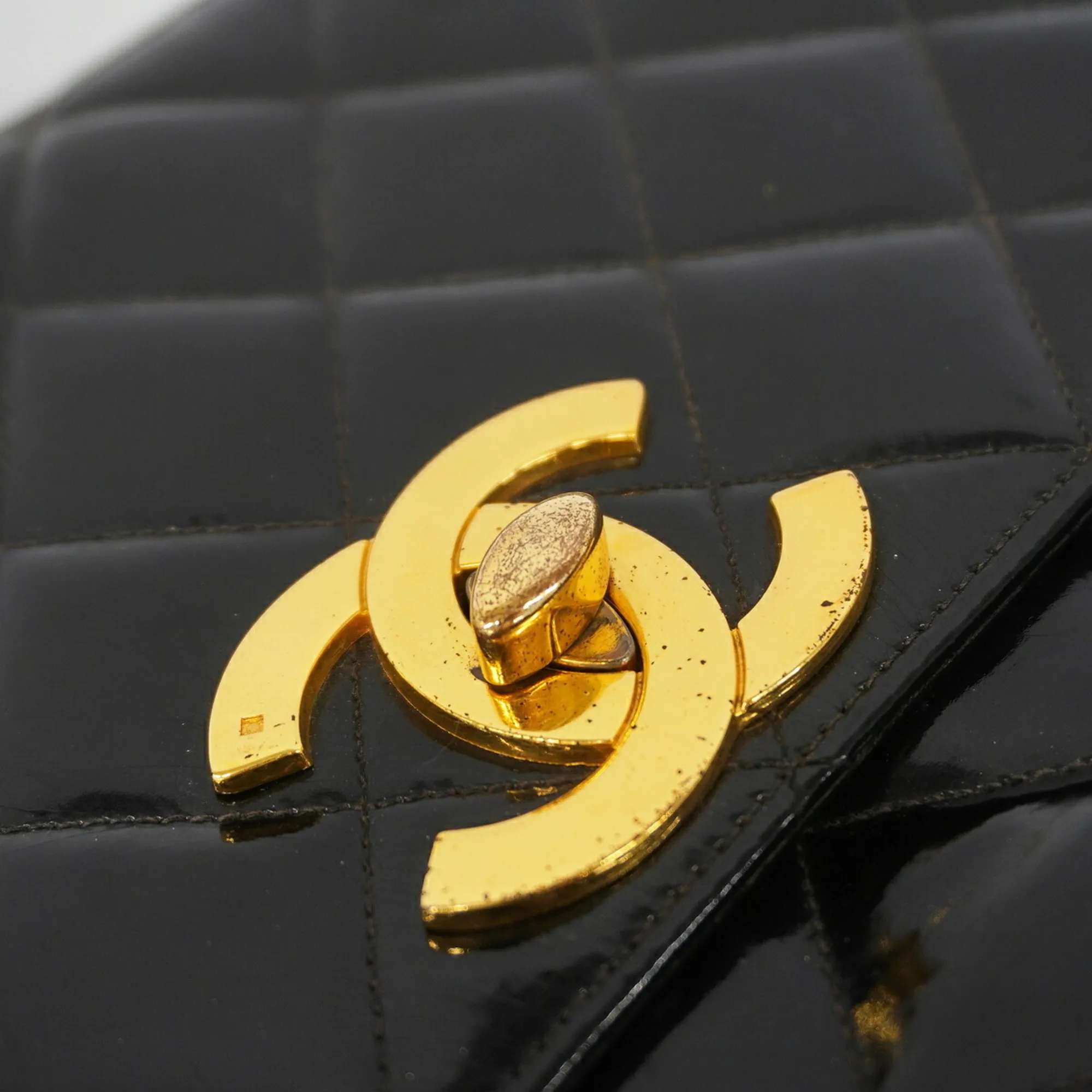 Patent Leather Shoulder Bag (Pre-Owned) - Chanel - Modalova