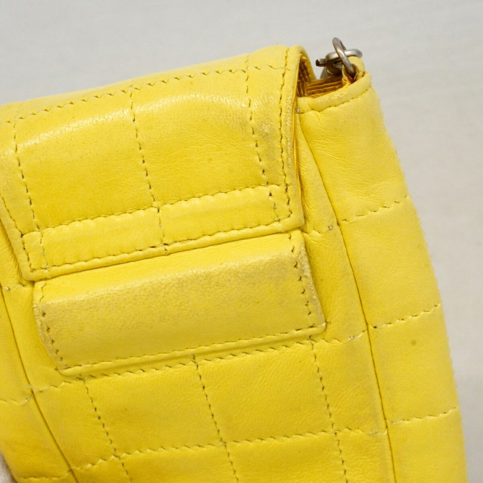 Leather Shoulder Bag (Pre-Owned) - Chanel - Modalova