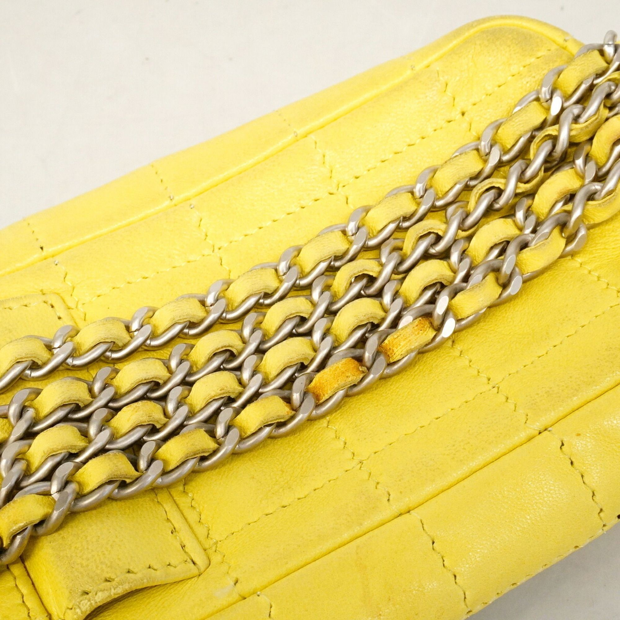 Leather Shoulder Bag (Pre-Owned) - Chanel - Modalova