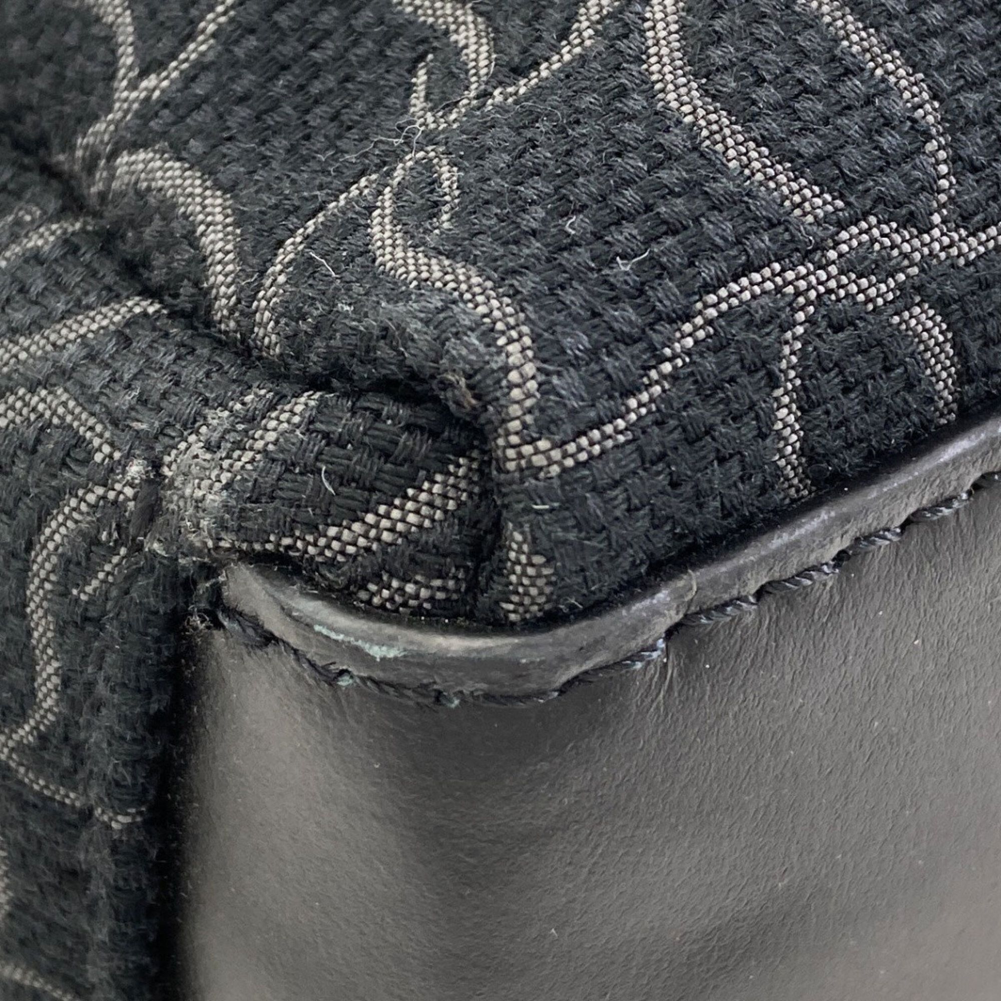 Canvas Shoulder Bag (Pre-Owned) - Christian Louboutin - Modalova