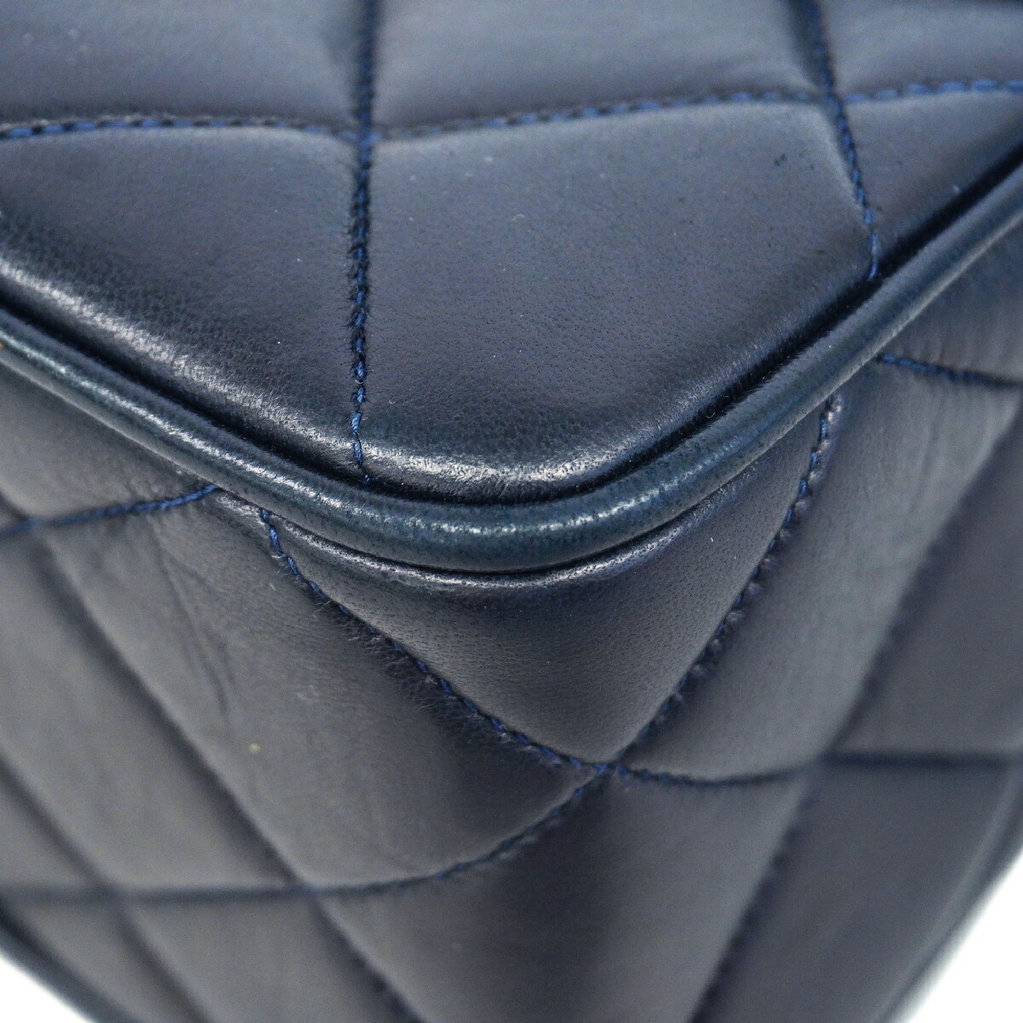 Leather Shoulder Bag (Pre-Owned) - Chanel - Modalova