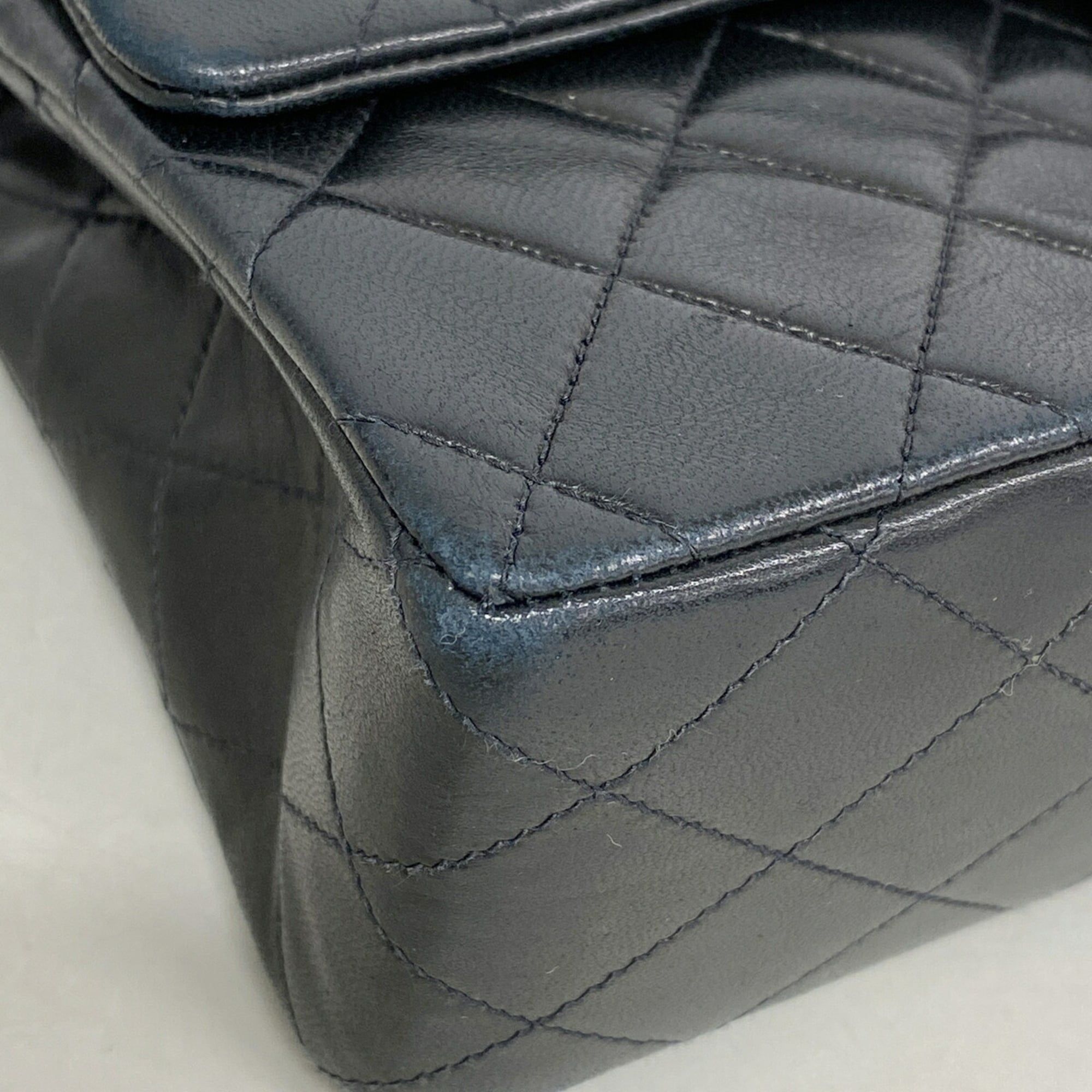Leather Shoulder Bag (Pre-Owned) - Chanel - Modalova