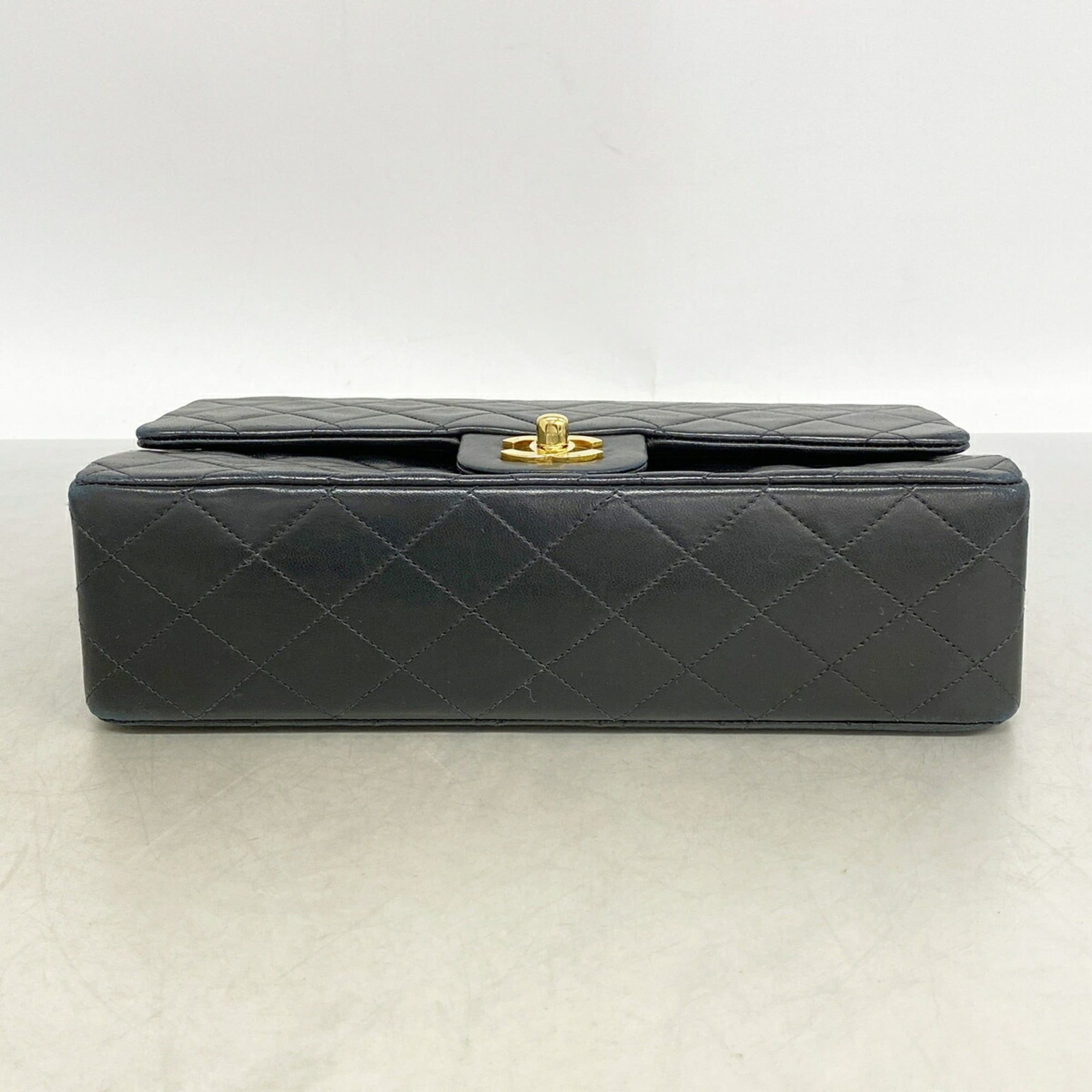 Leather Shoulder Bag (Pre-Owned) - Chanel - Modalova