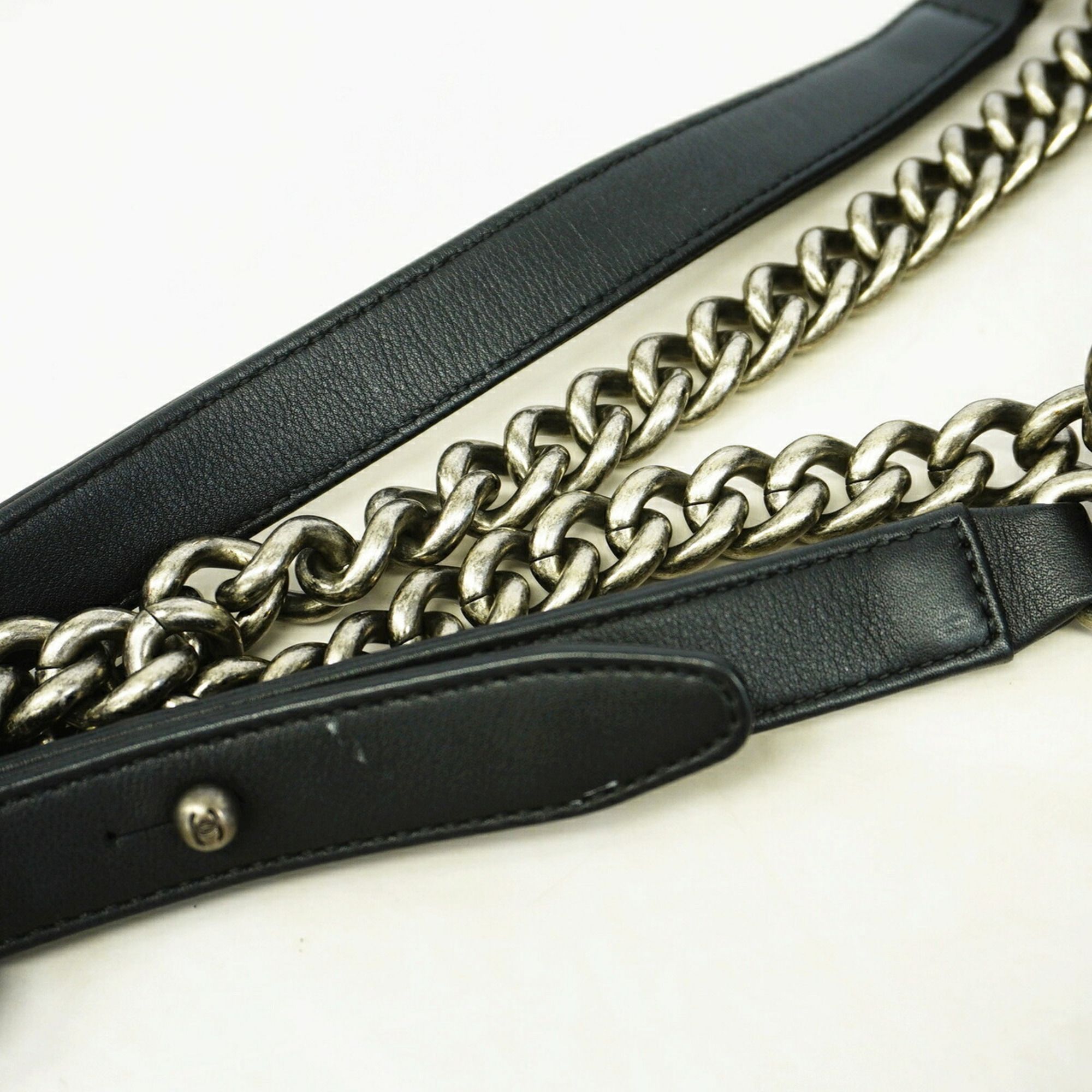 Leather Shoulder Bag (Pre-Owned) - Chanel - Modalova