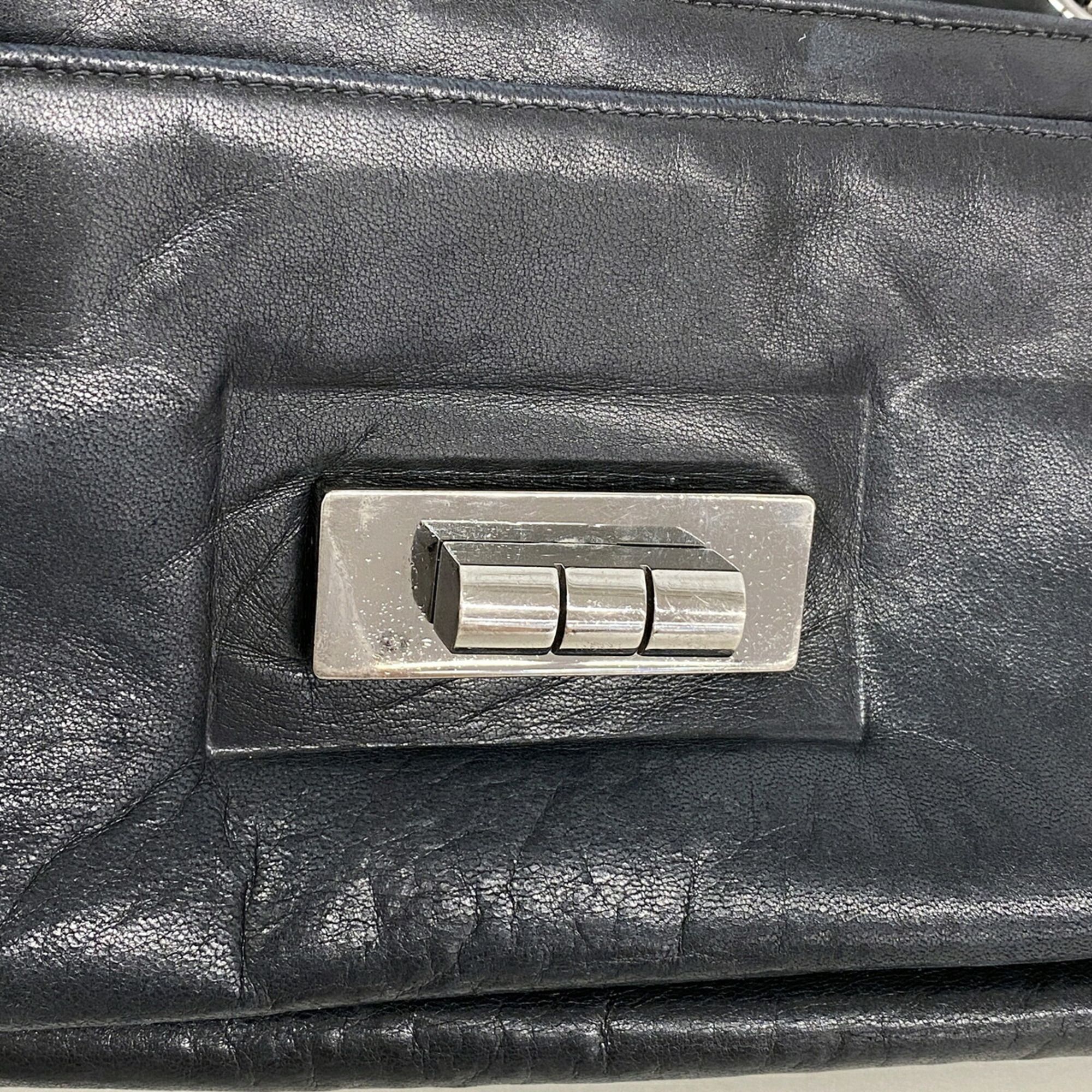 Leather Shoulder Bag (Pre-Owned) - Chanel - Modalova