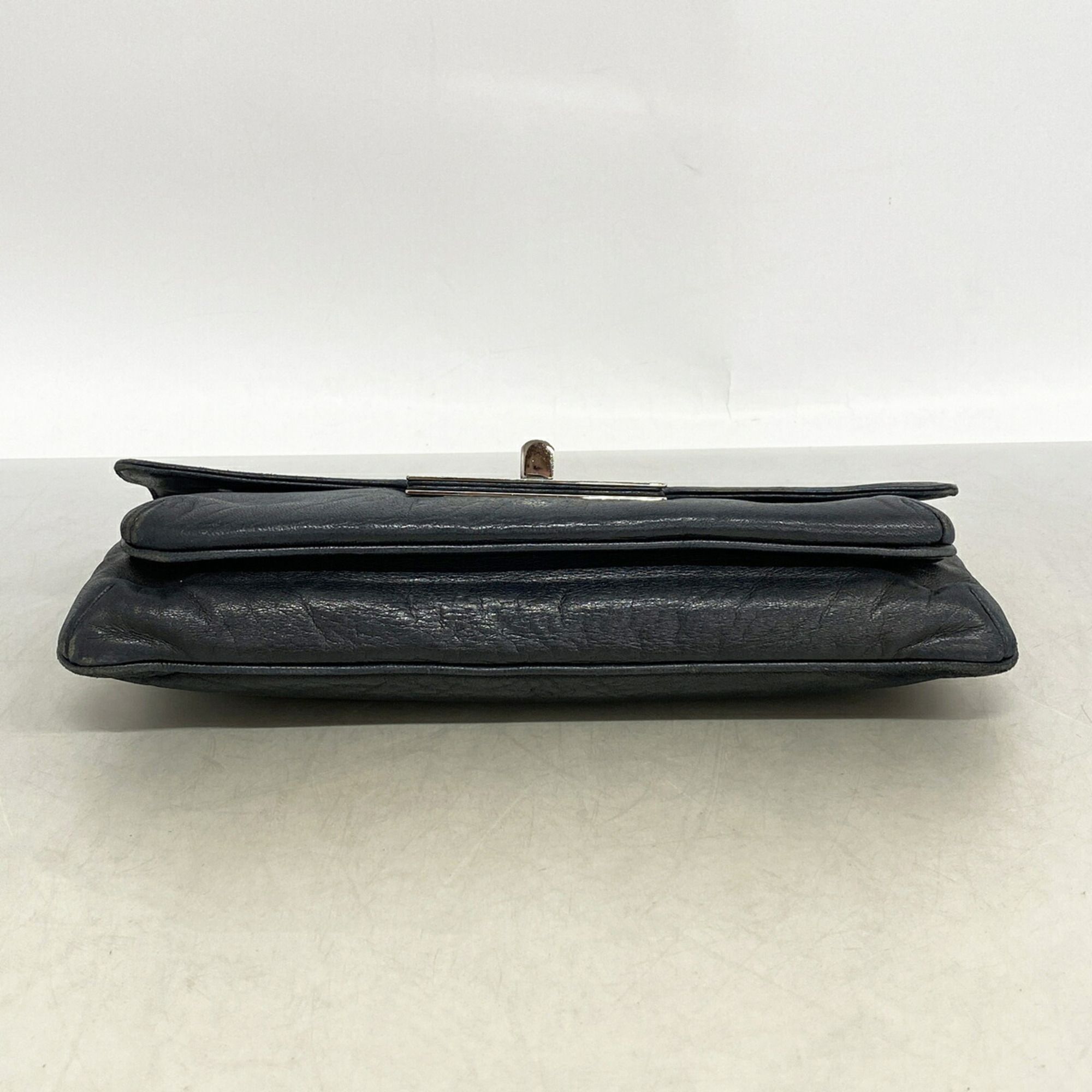 Leather Shoulder Bag (Pre-Owned) - Chanel - Modalova