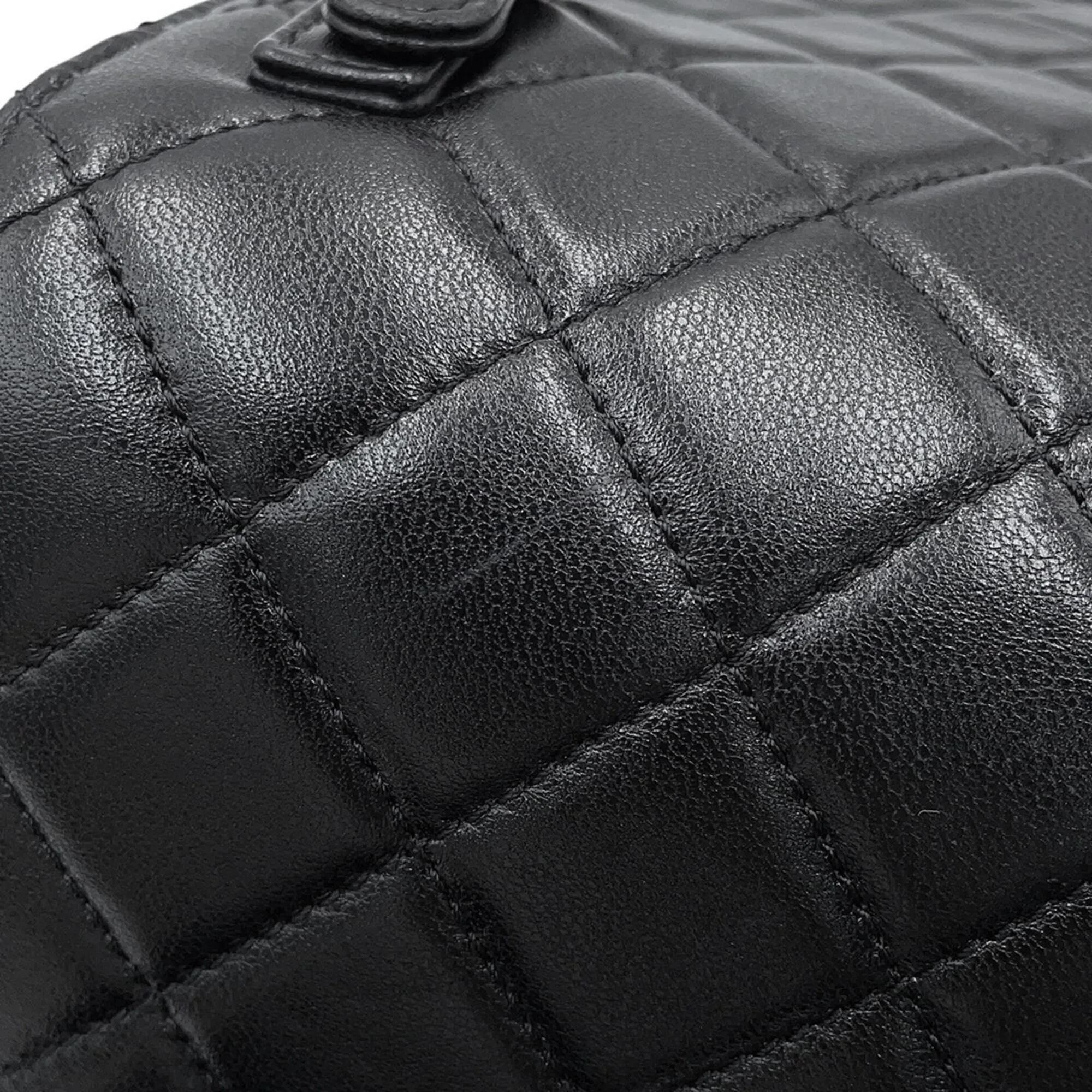 Matelasse Mesh Leather Backpack (Pre-Owned) - Chanel - Modalova
