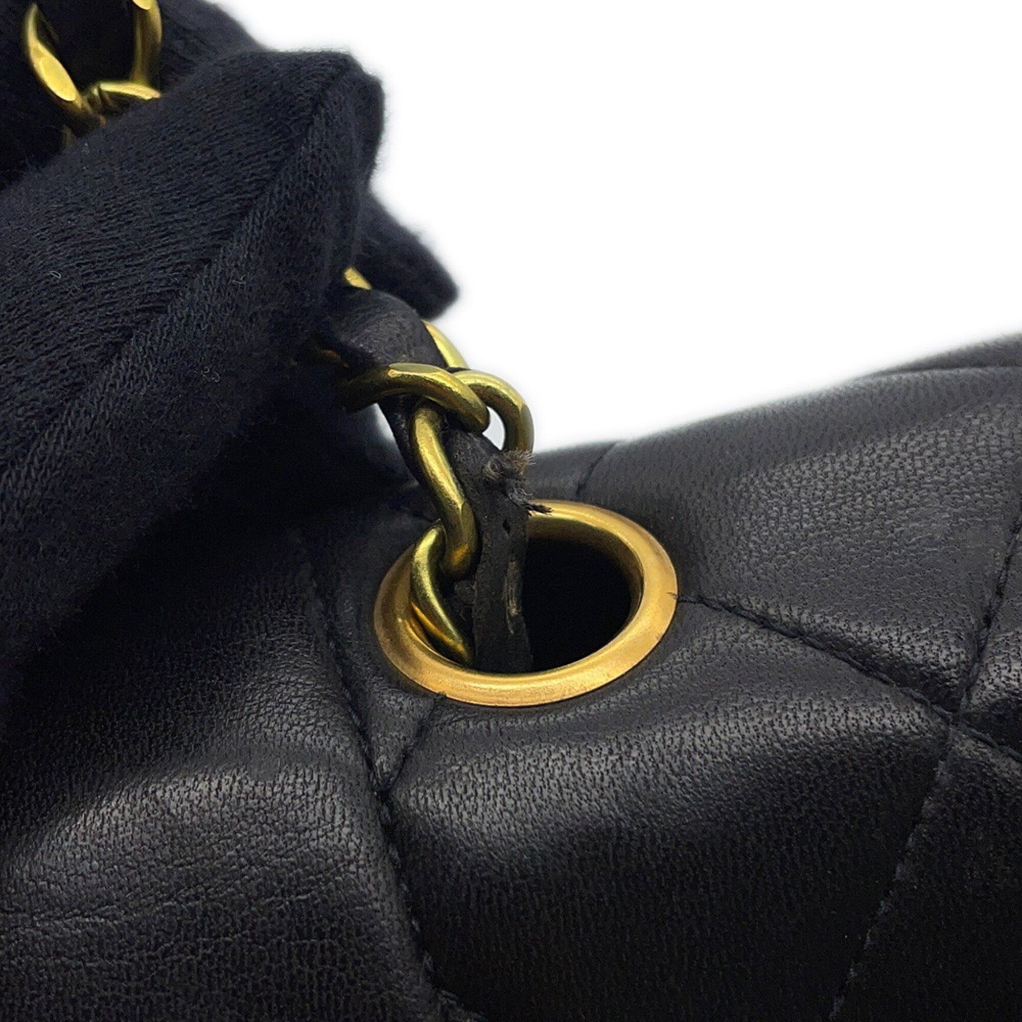 Matelasse Leather Shoulder Bag (Pre-Owned) - Chanel - Modalova