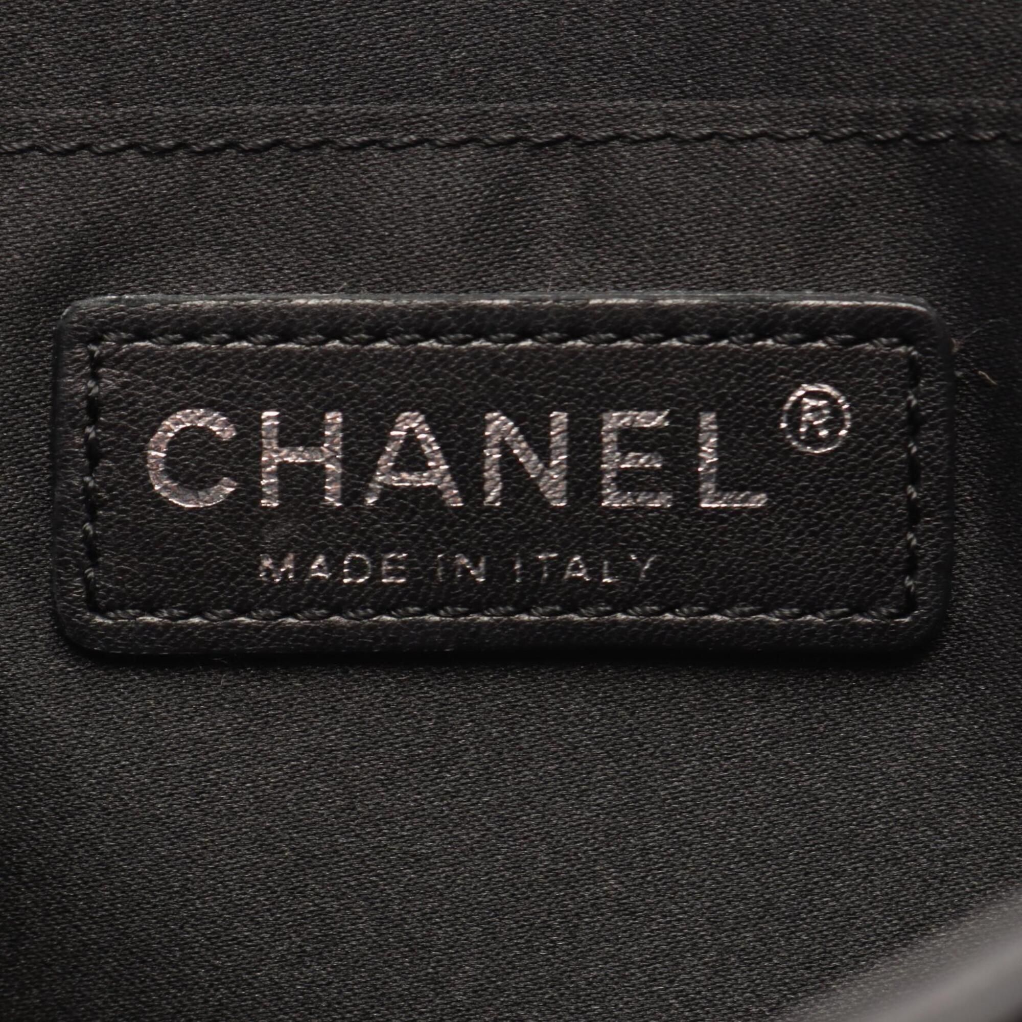 Matelasse Leather Handbag Shoulder Bag (Pre-Owned) - Chanel - Modalova