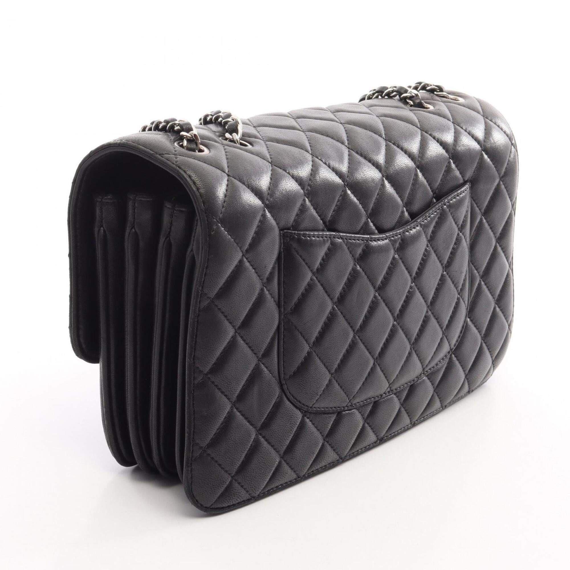 Matelasse Leather Handbag Shoulder Bag (Pre-Owned) - Chanel - Modalova