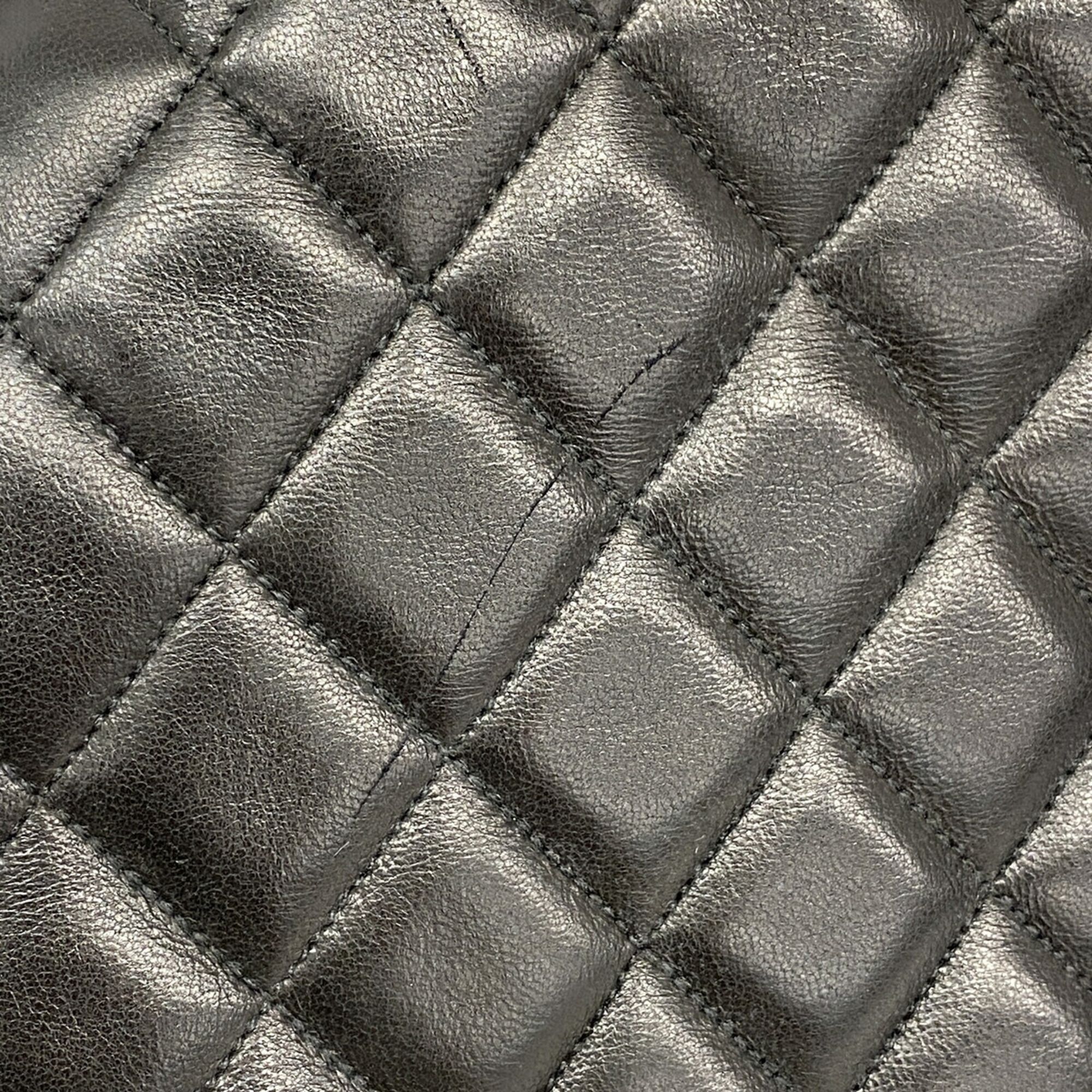 Leather Shoulder Bag (Pre-Owned) - Chanel - Modalova
