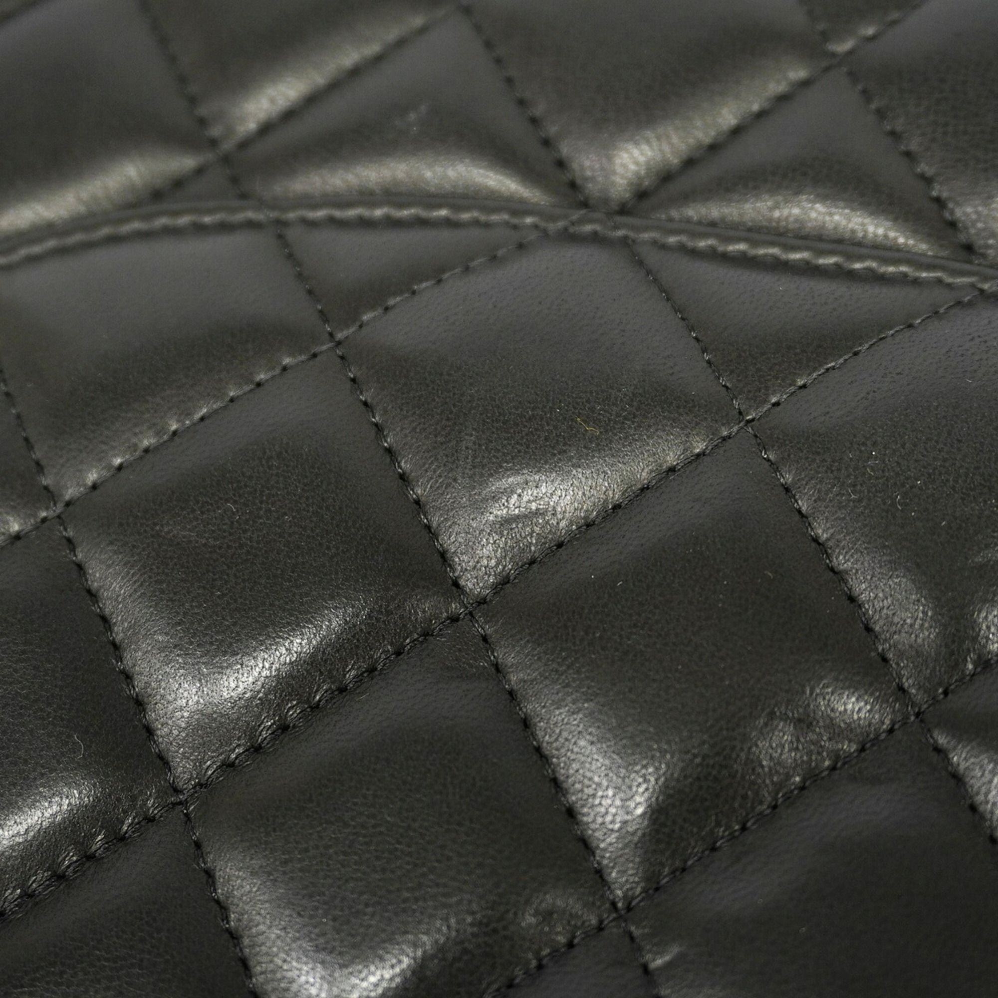 Leather Shoulder Bag (Pre-Owned) - Chanel - Modalova