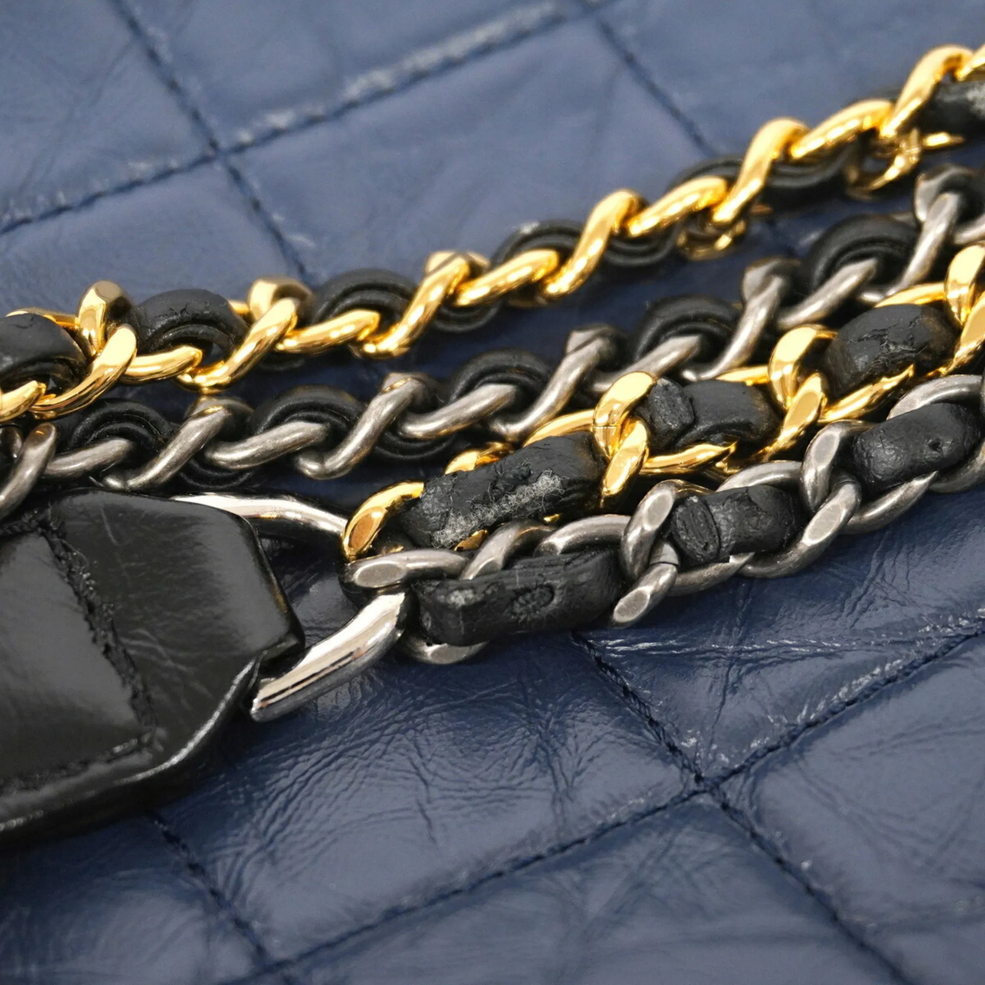 Leather Shoulder Bag (Pre-Owned) - Chanel - Modalova