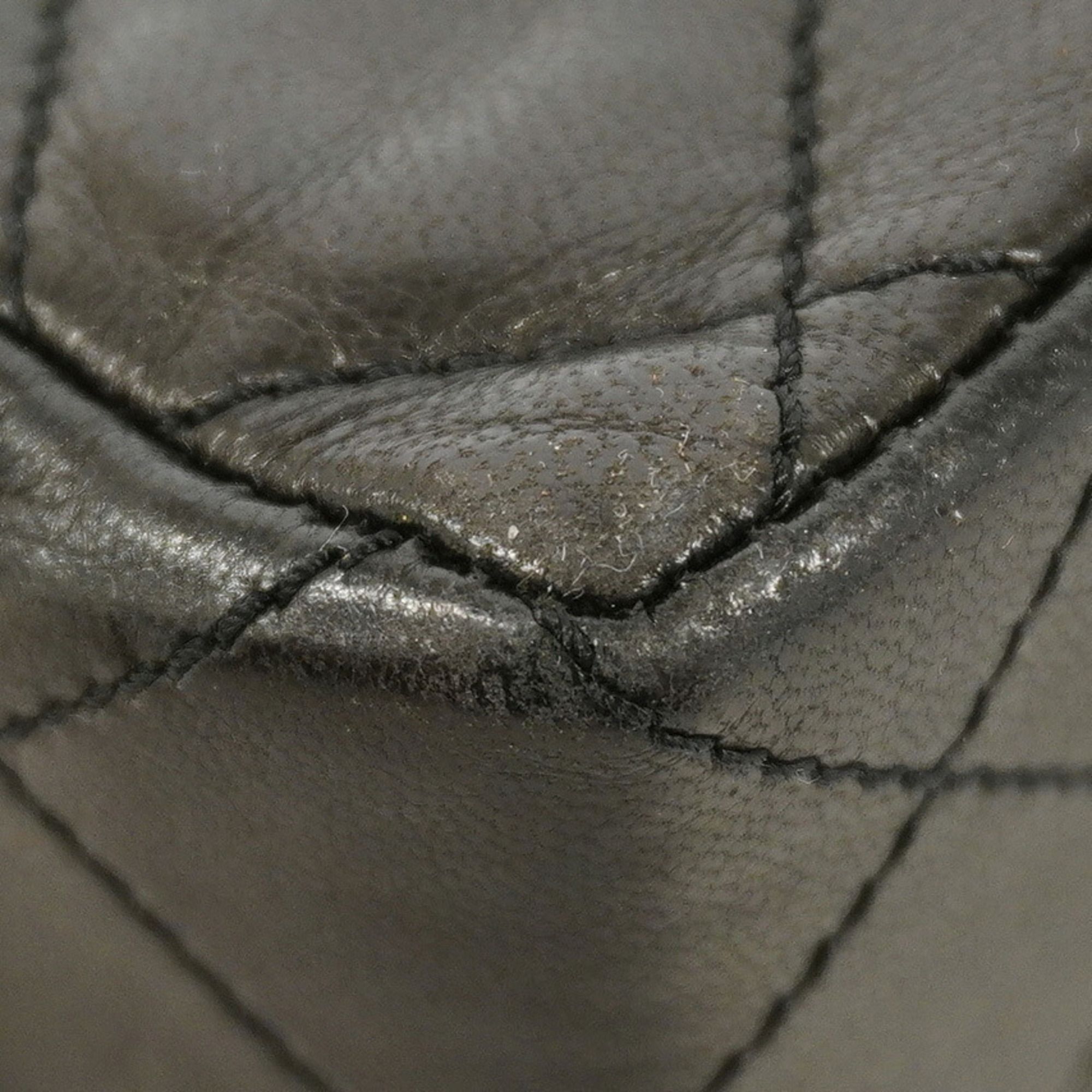 Leather Shoulder Bag (Pre-Owned) - Chanel - Modalova