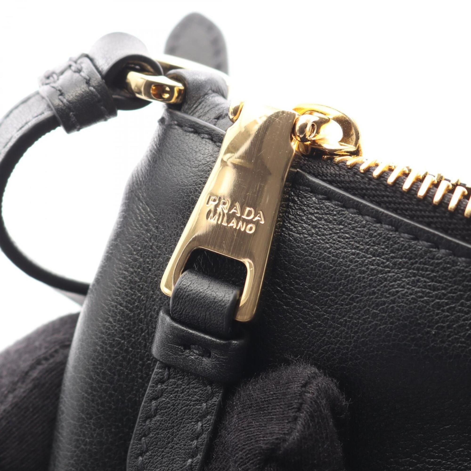 Leather Handbag Shoulder Bag (Pre-Owned) - Prada - Modalova