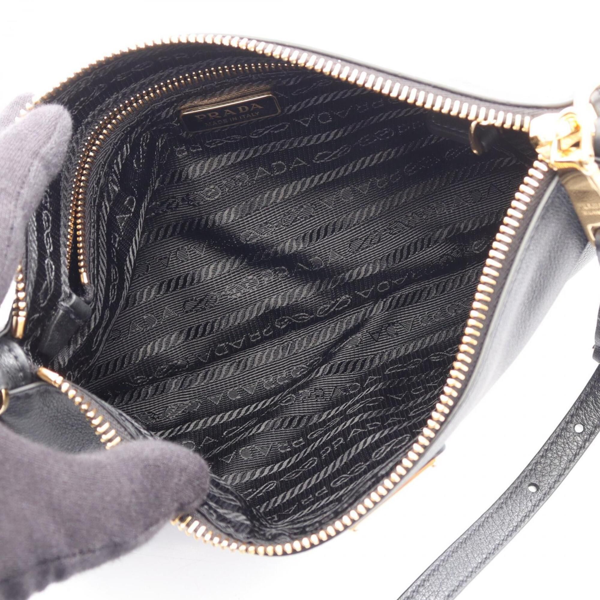 Leather Handbag Shoulder Bag (Pre-Owned) - Prada - Modalova