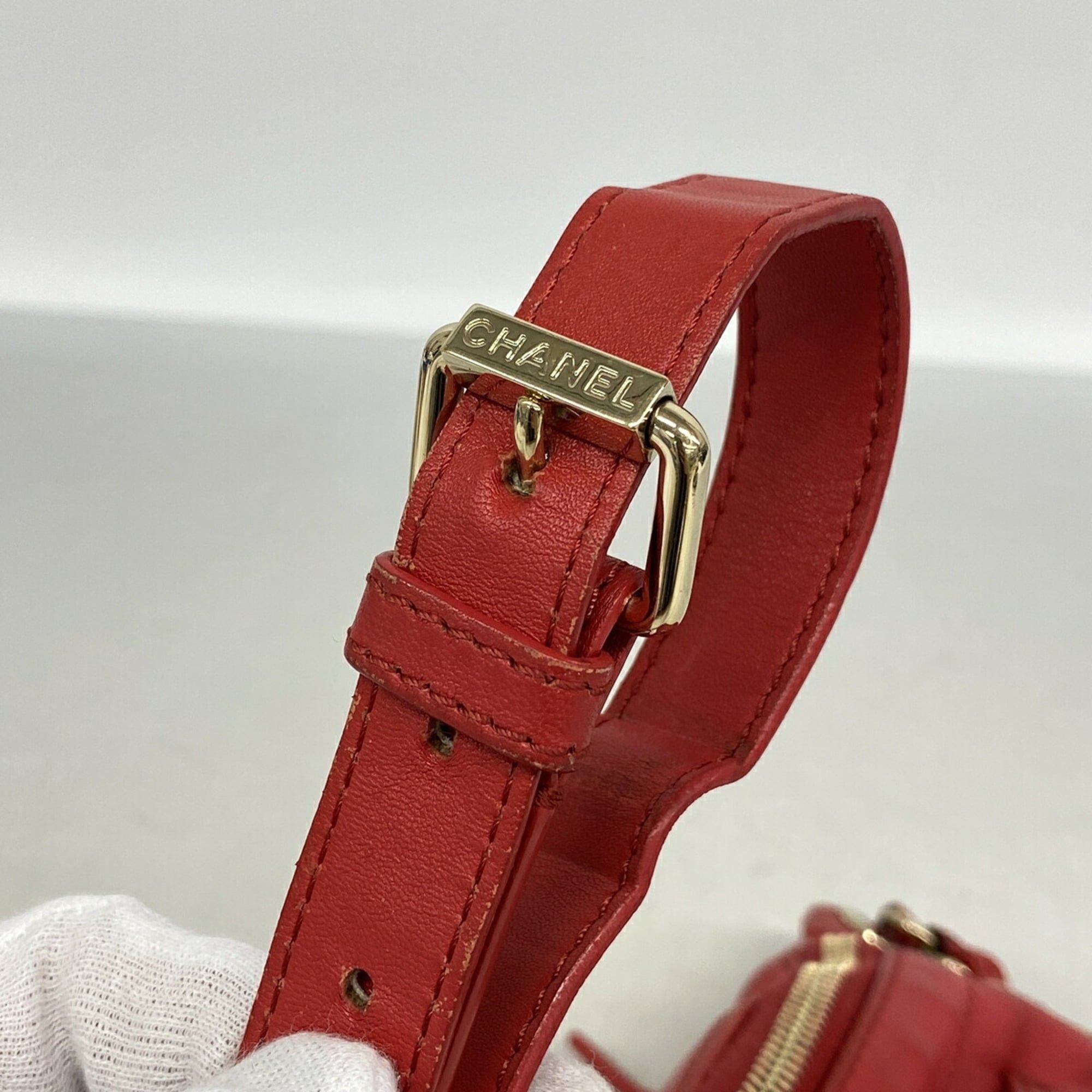 Leather Sling Bag (Pre-Owned) - Chanel - Modalova
