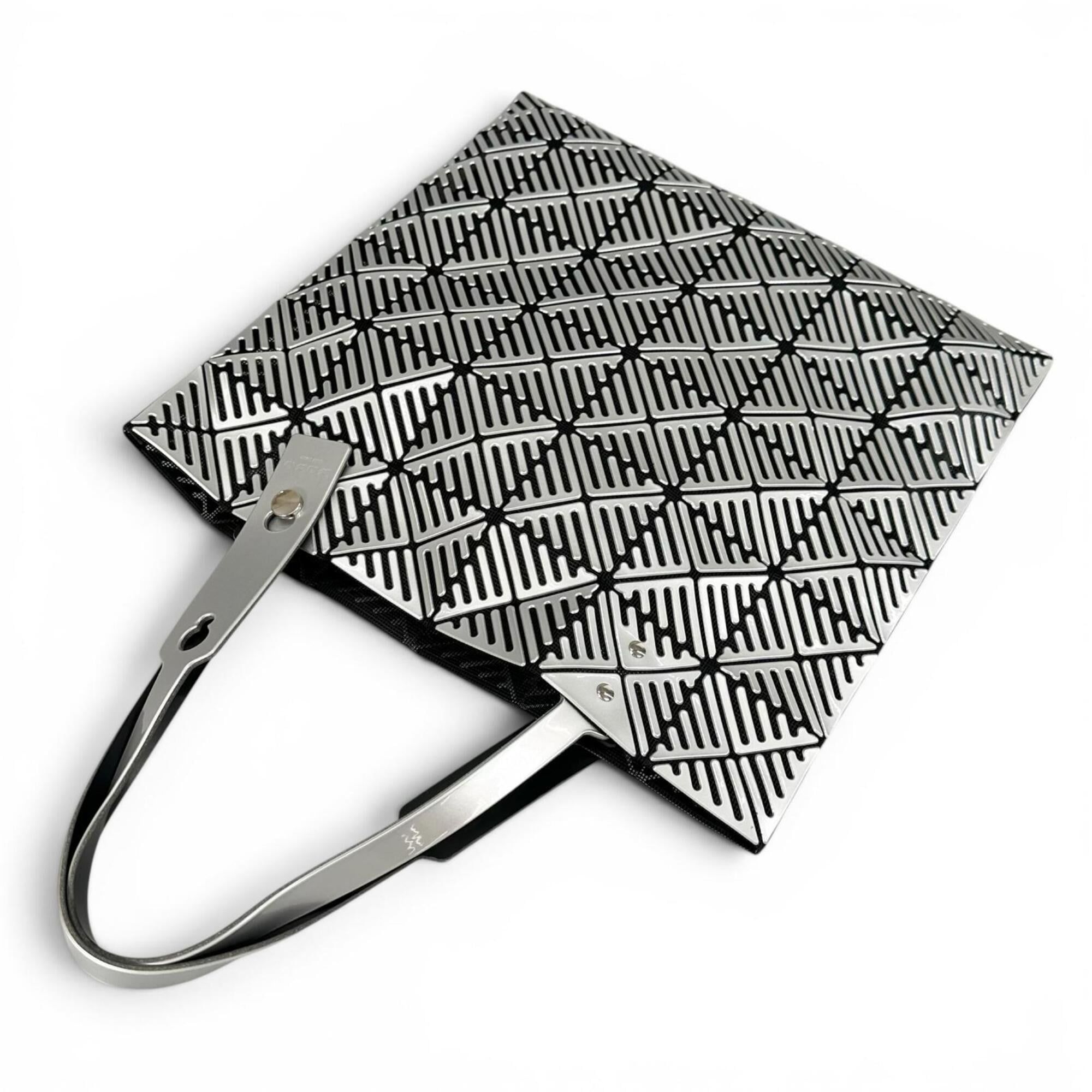 Polyester Nylon Elastane Brass Tote Bag (Pre-Owned) - Issey Miyake - Modalova