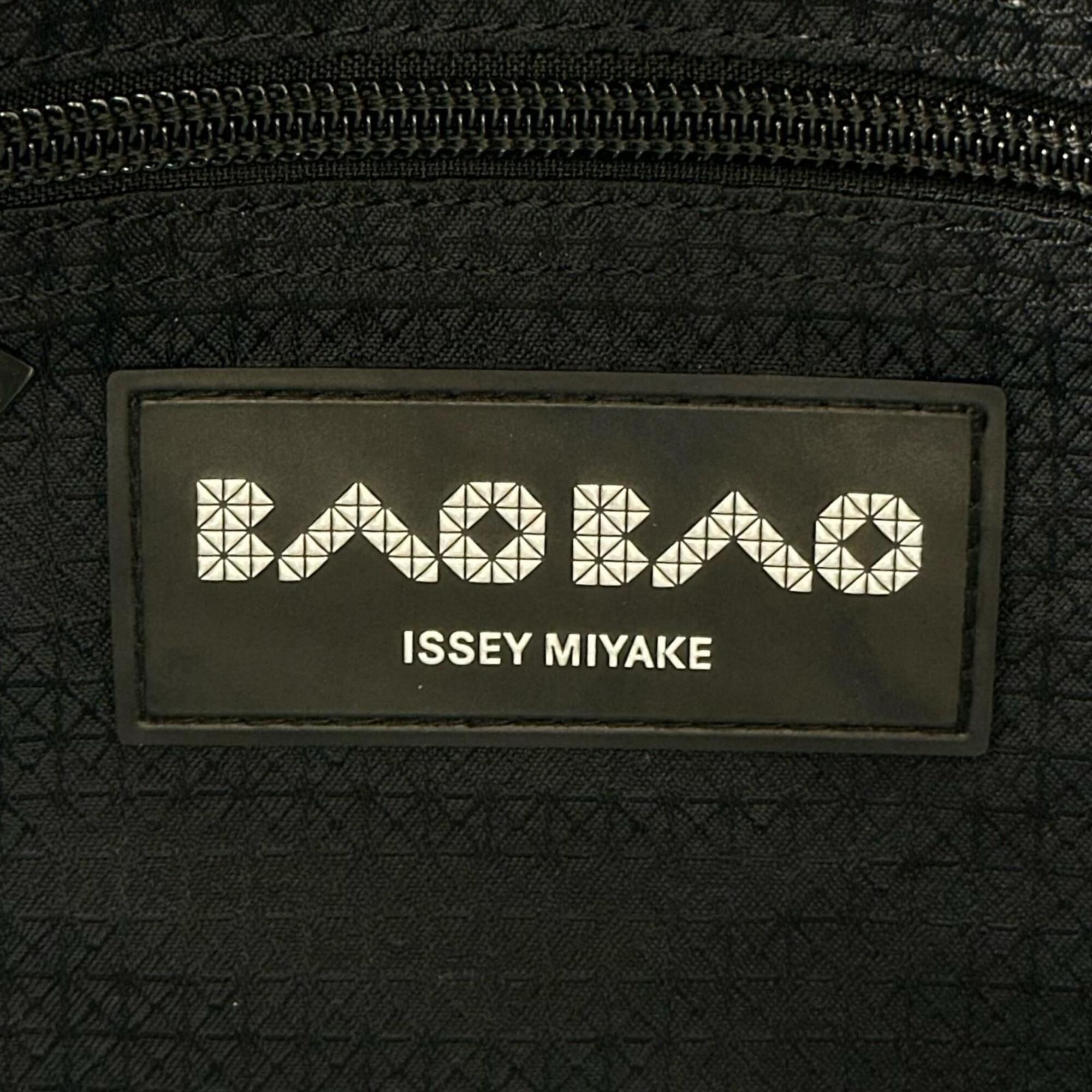 Polyester Nylon Elastane Brass Tote Bag (Pre-Owned) - Issey Miyake - Modalova