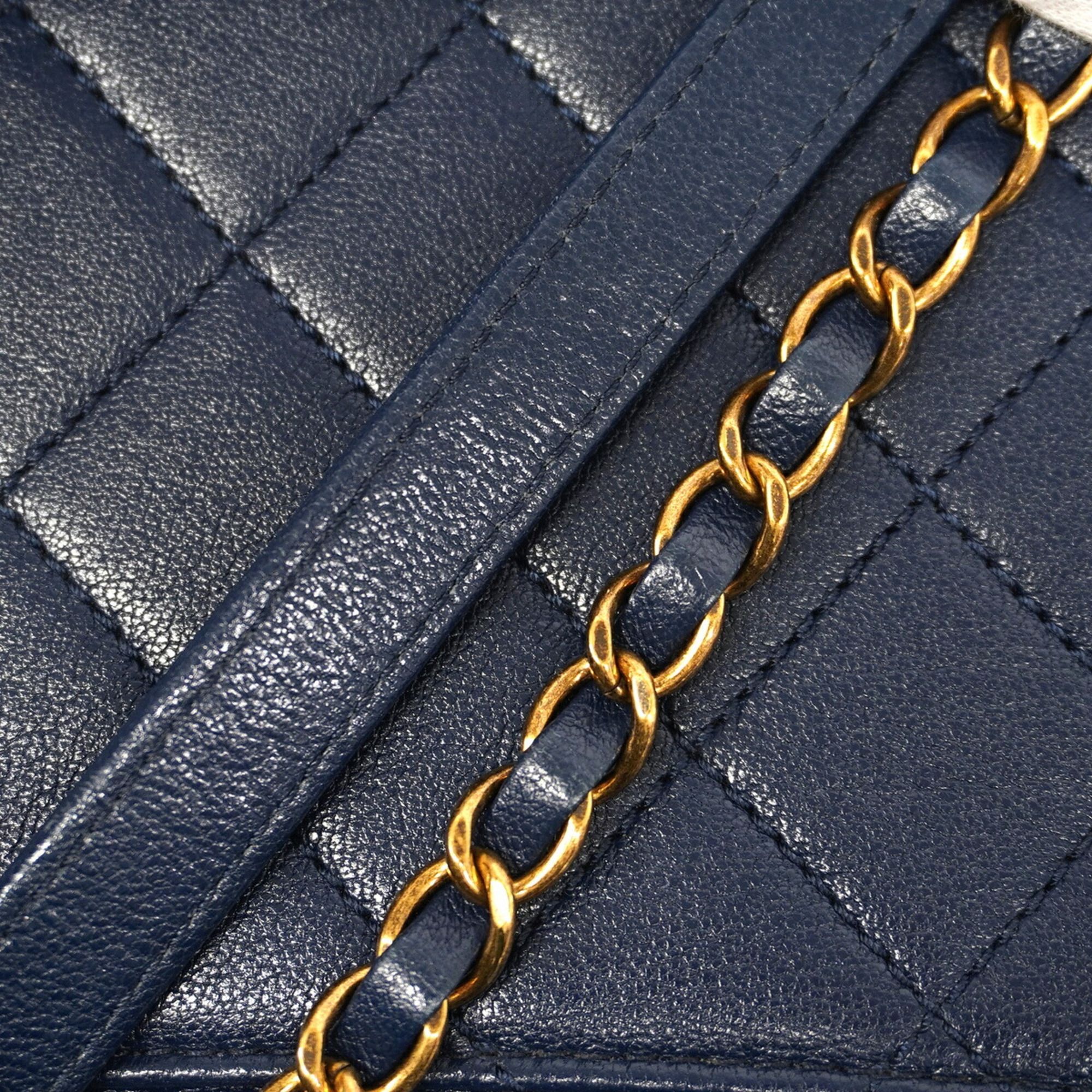 Leather Shoulder Bag (Pre-Owned) - Chanel - Modalova