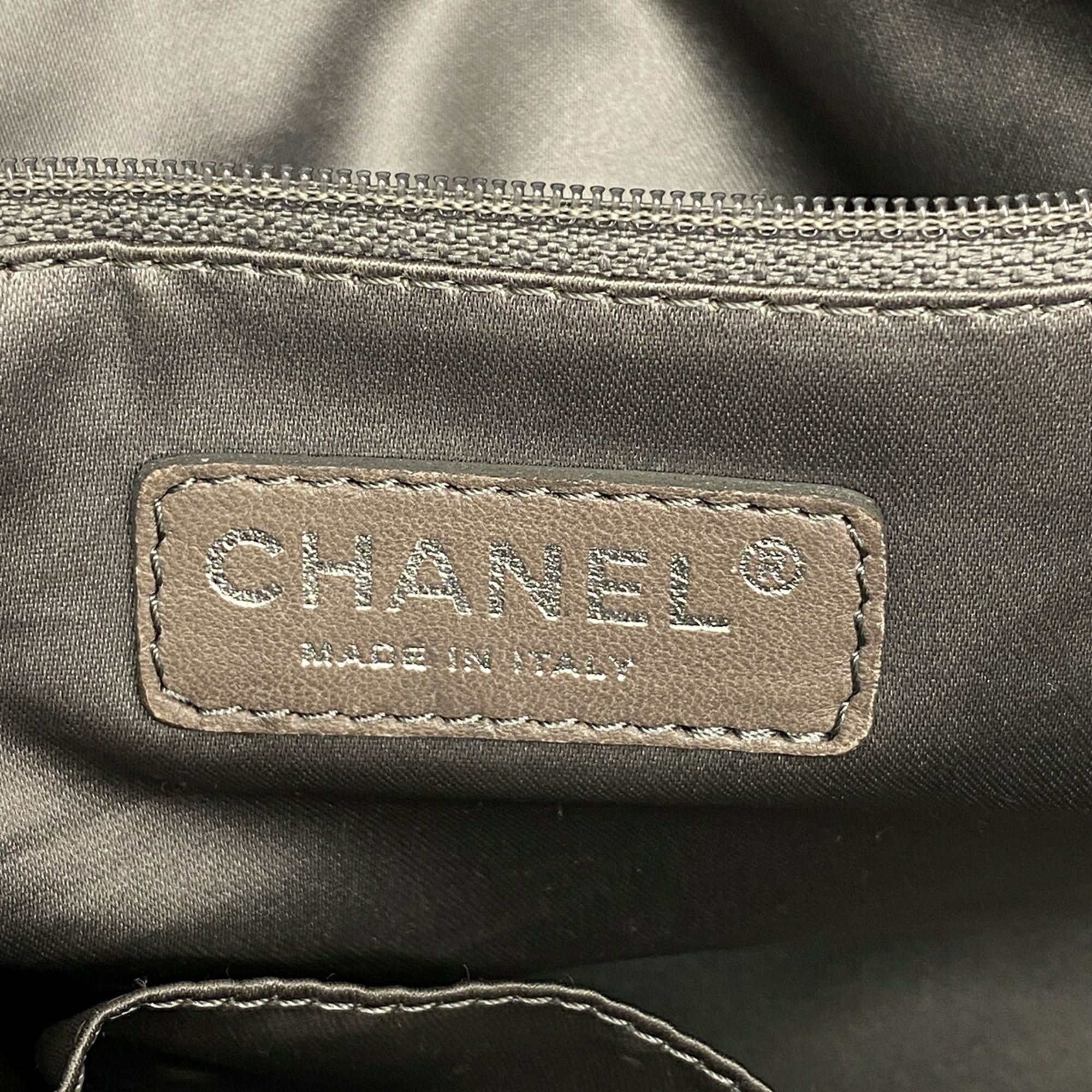 Leather Shoulder Bag (Pre-Owned) - Chanel - Modalova