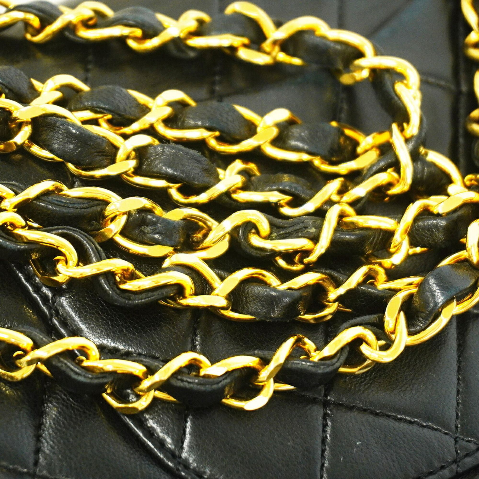 Leather Shoulder Bag (Pre-Owned) - Chanel - Modalova