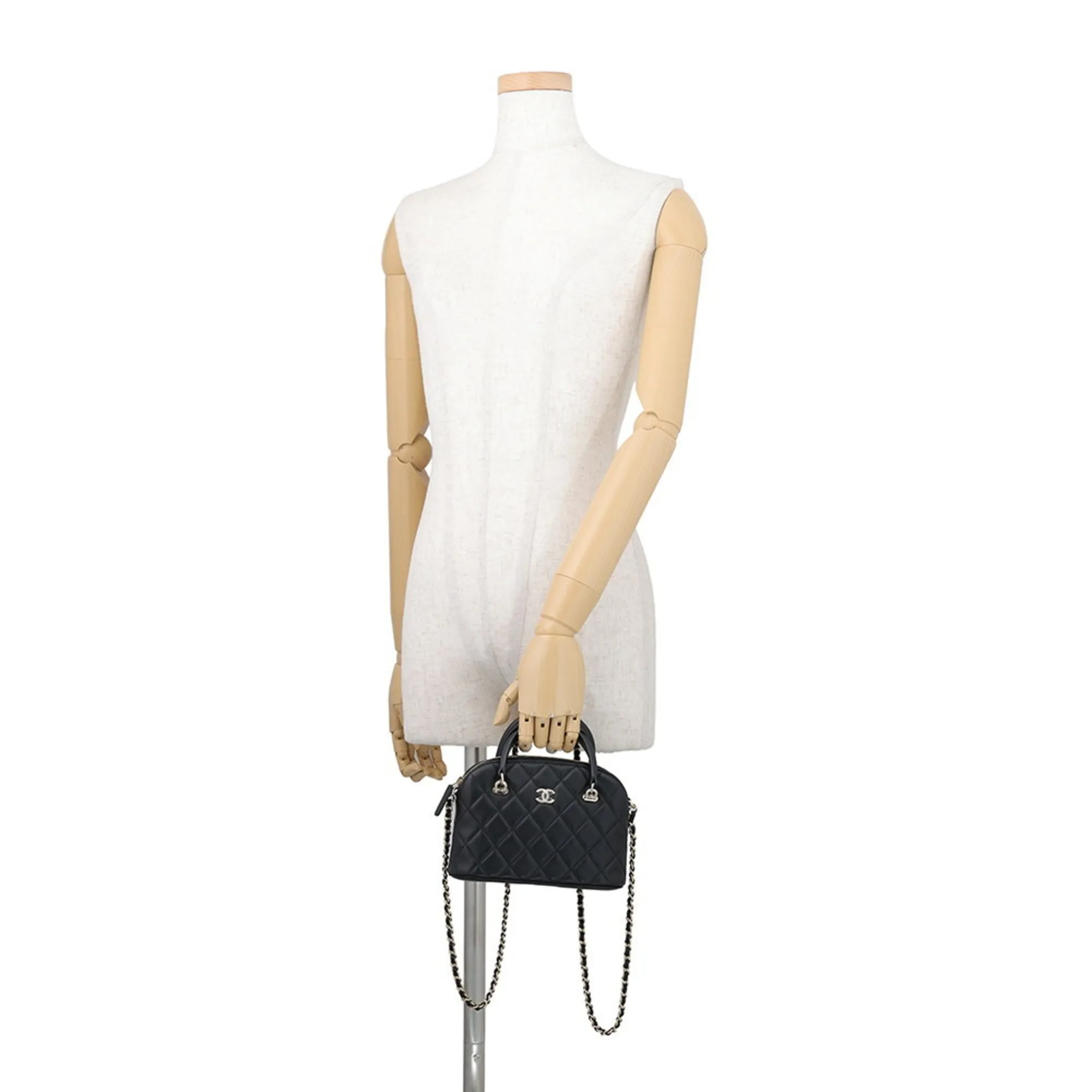 Matelasse Leather Handbag Shoulder Bag (Pre-Owned) - Chanel - Modalova