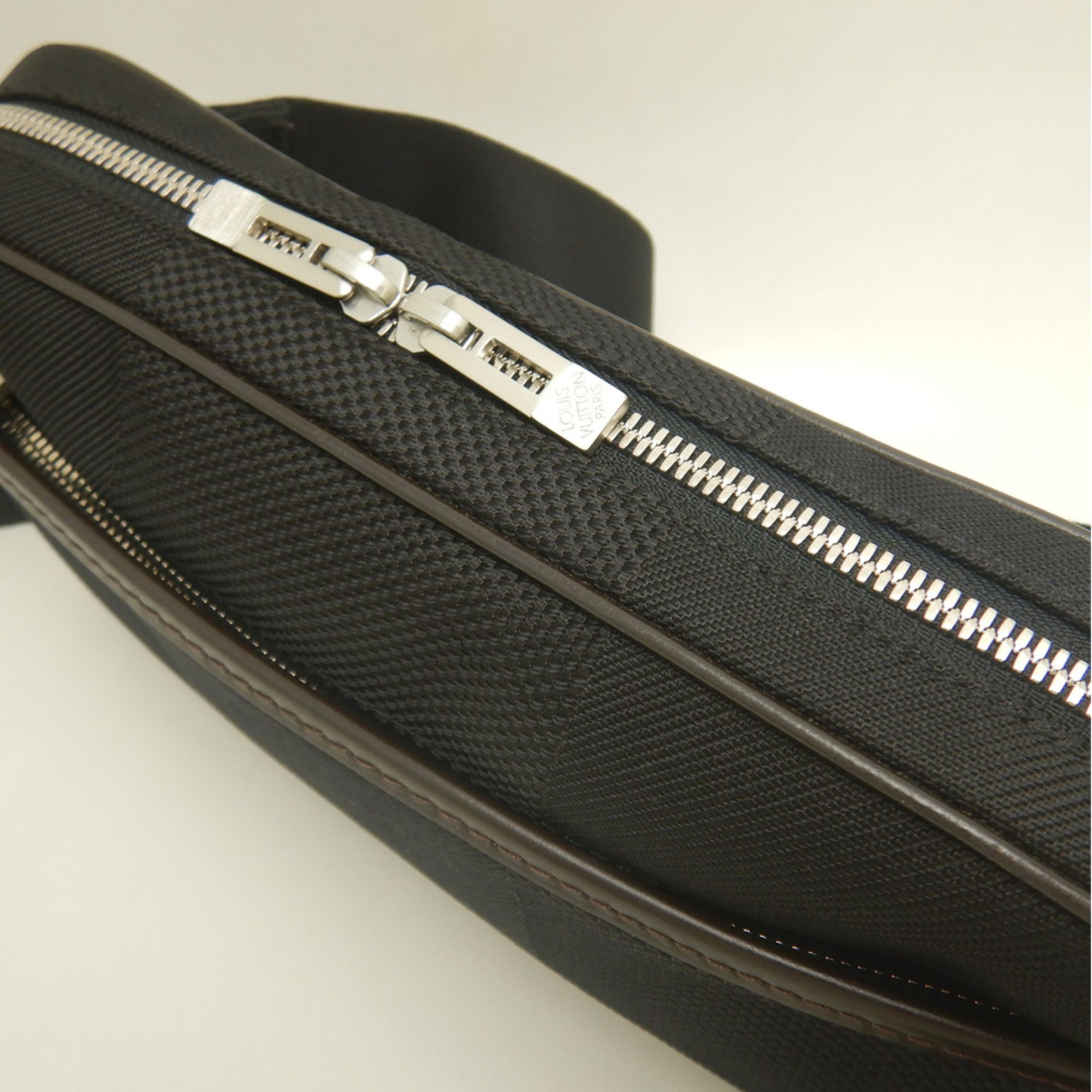 Damier Geant Sling Bag (Pre-Owned) - Louis Vuitton - Modalova