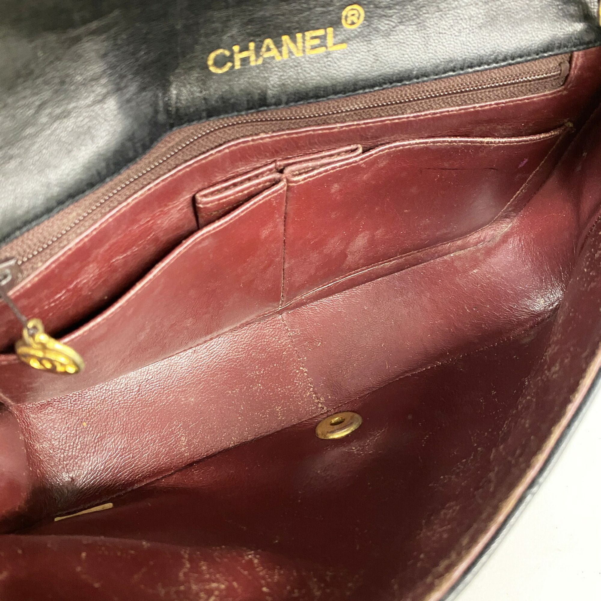 Leather Shoulder Bag (Pre-Owned) - Chanel - Modalova