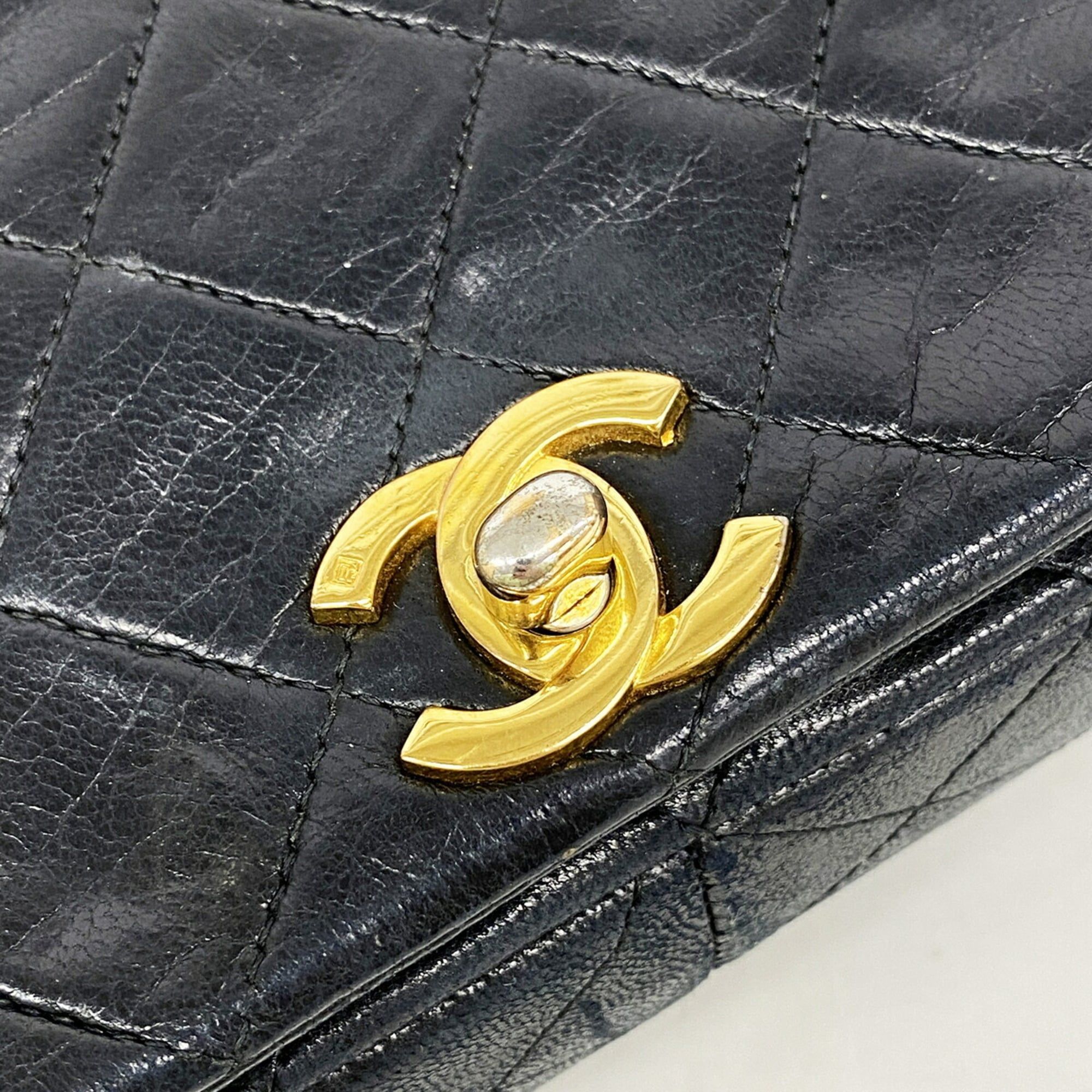 Leather Shoulder Bag (Pre-Owned) - Chanel - Modalova