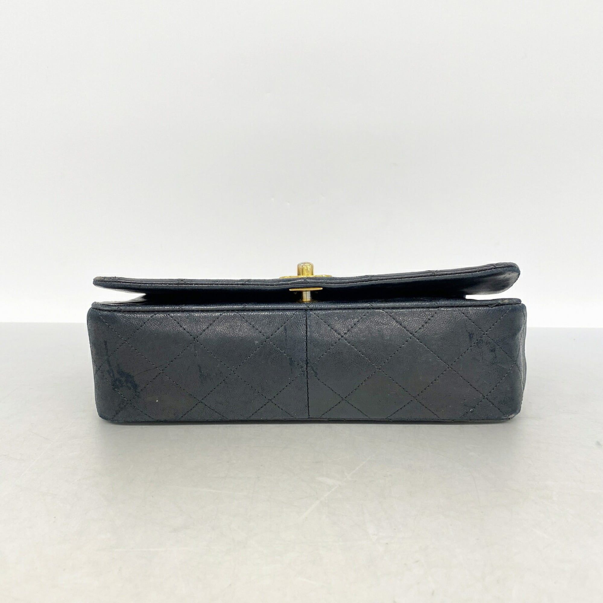 Leather Shoulder Bag (Pre-Owned) - Chanel - Modalova