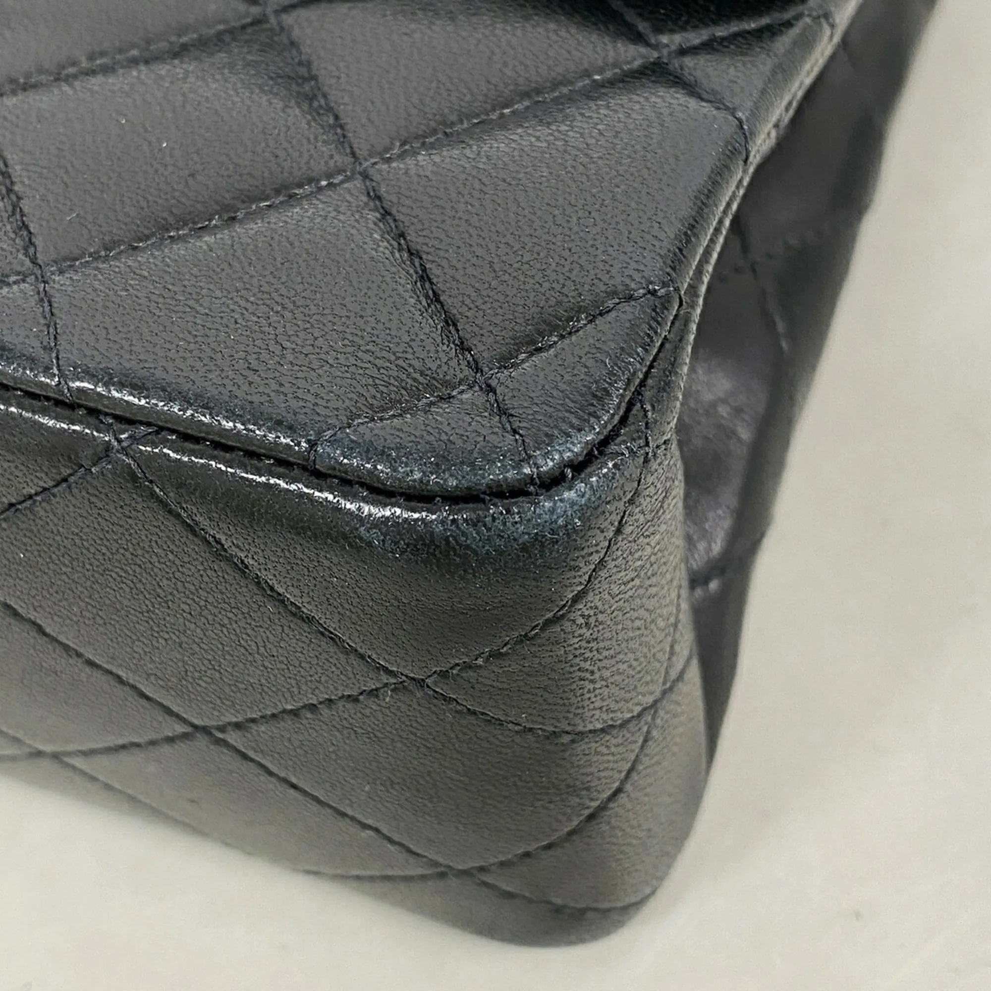 Leather Shoulder Bag (Pre-Owned) - Chanel - Modalova