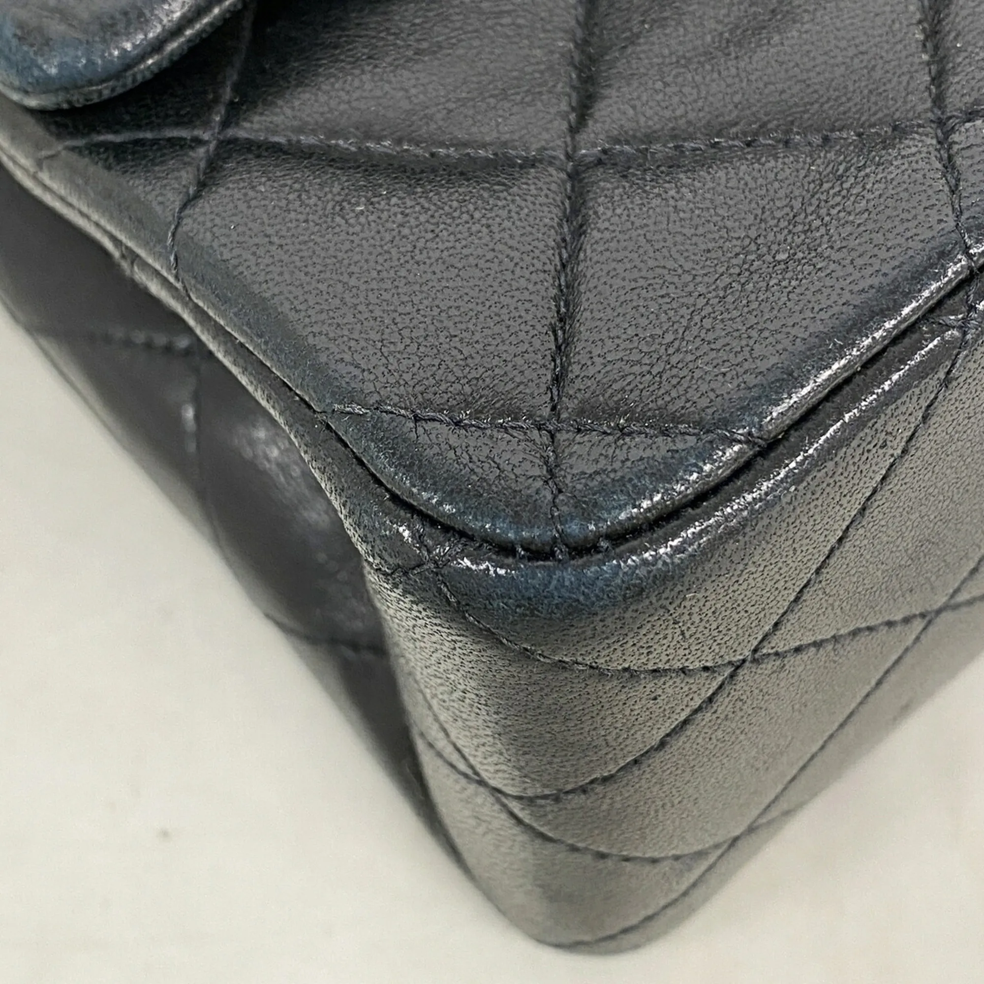 Leather Shoulder Bag (Pre-Owned) - Chanel - Modalova