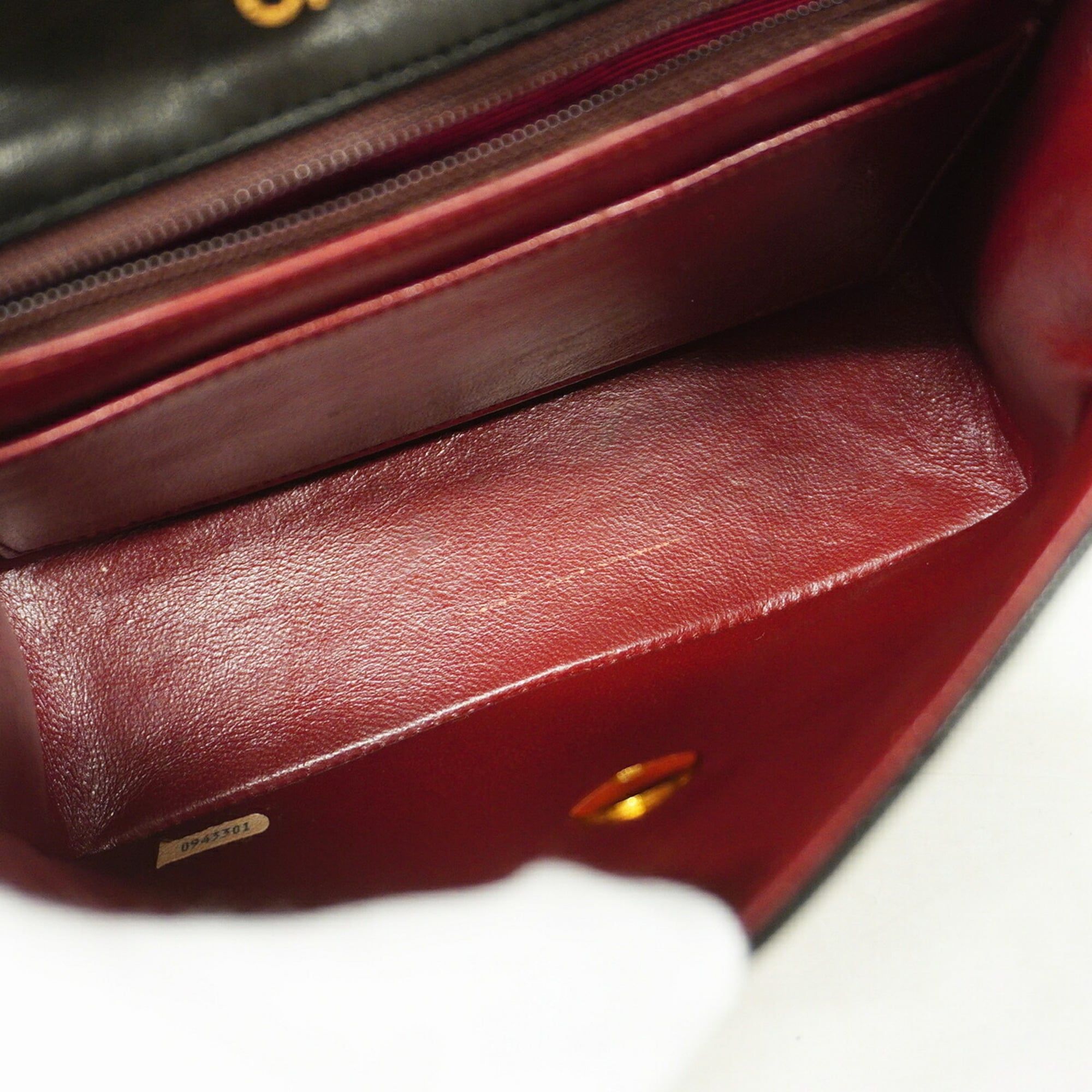 Leather Shoulder Bag (Pre-Owned) - Chanel - Modalova