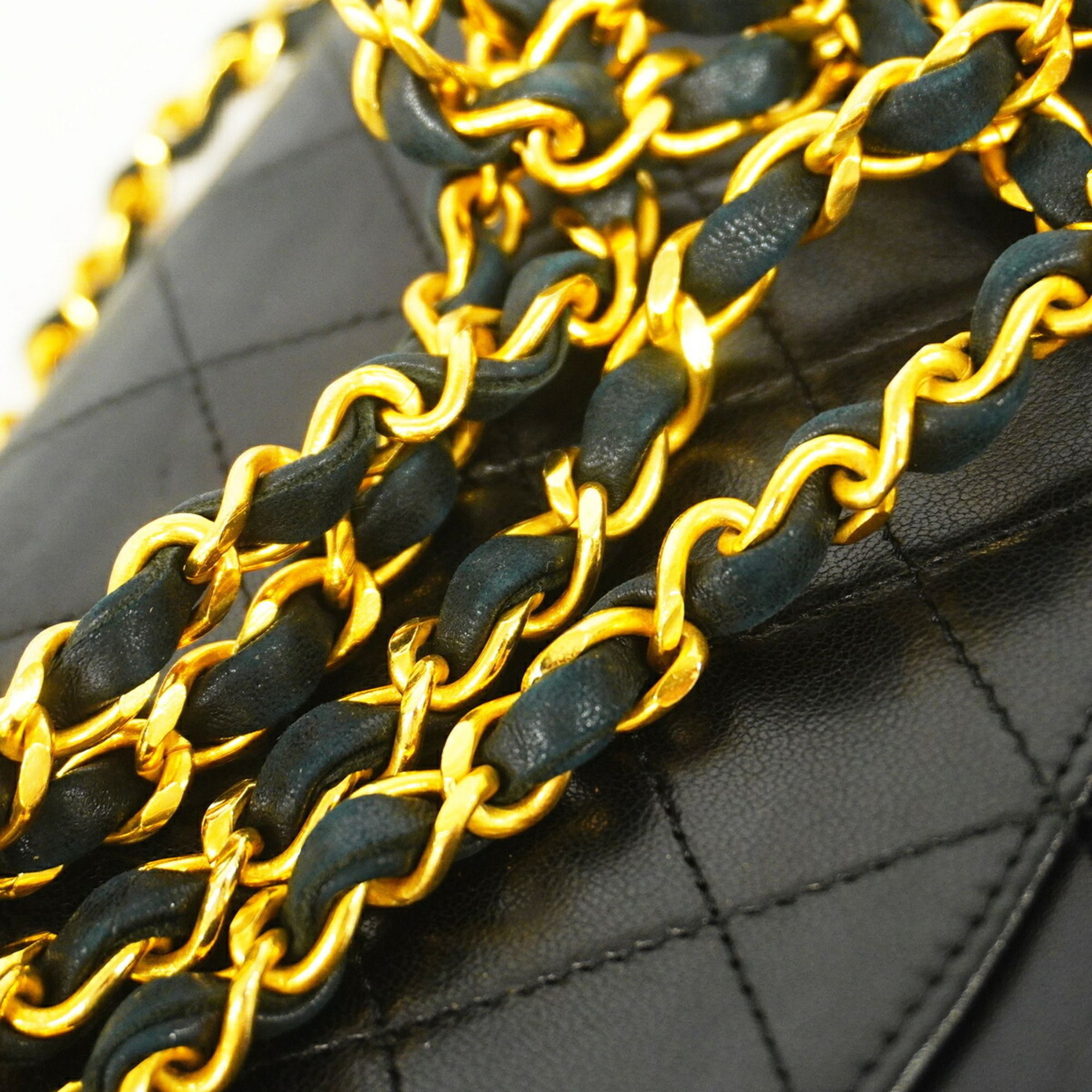 Leather Shoulder Bag (Pre-Owned) - Chanel - Modalova