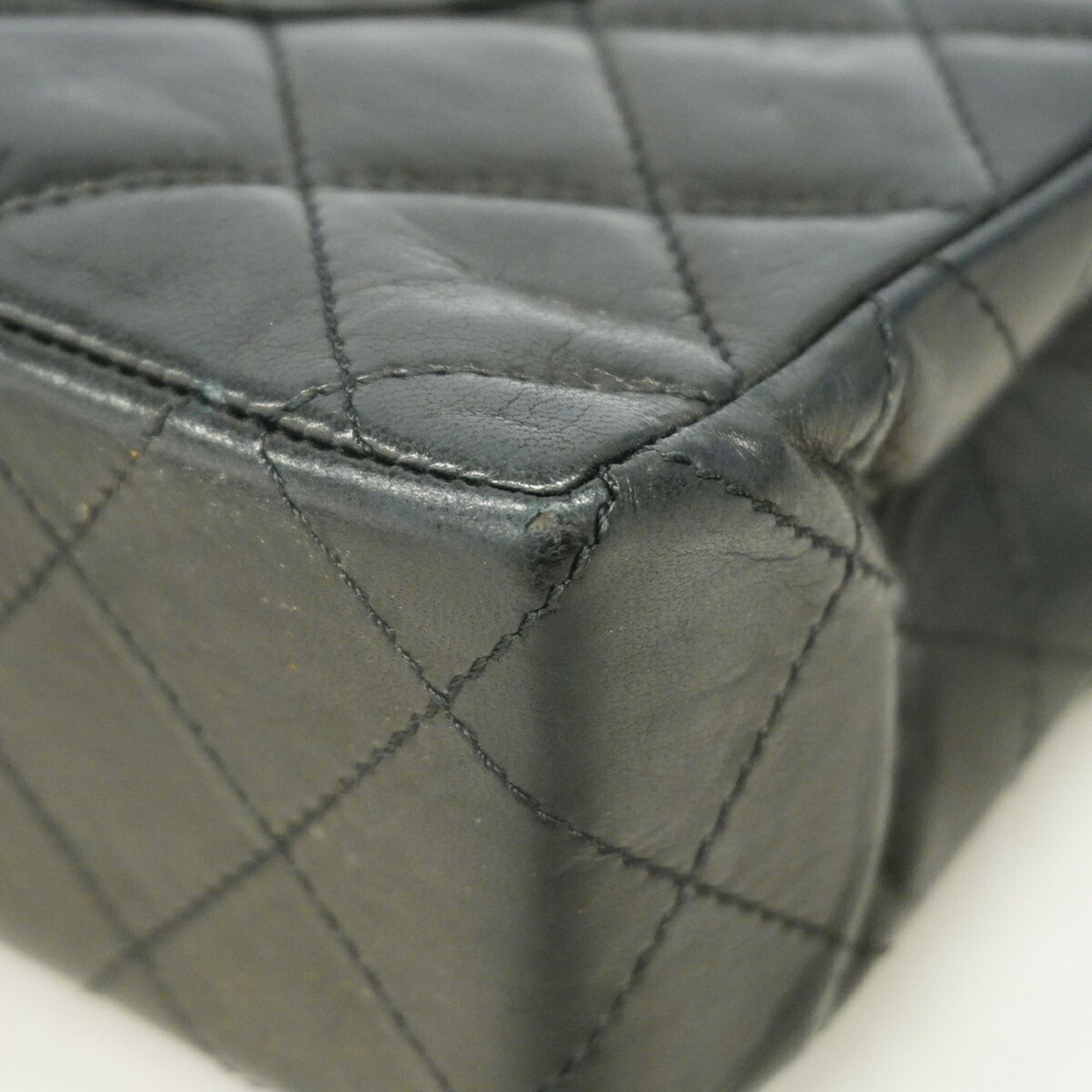 Leather Shoulder Bag (Pre-Owned) - Chanel - Modalova