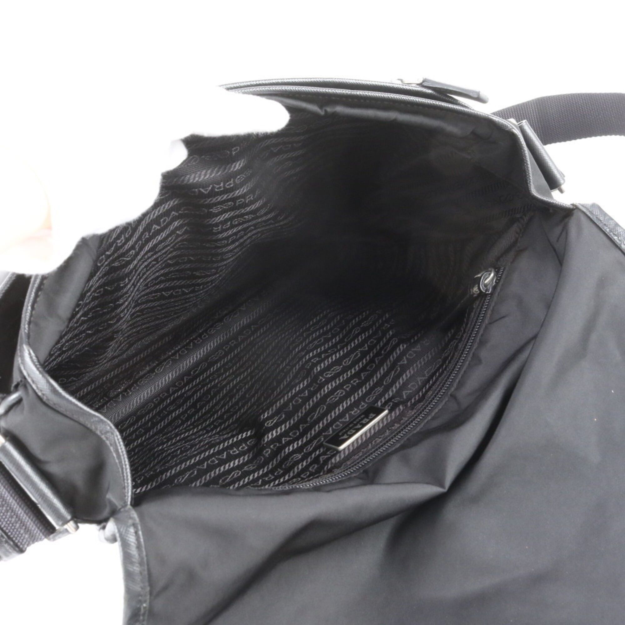 Leather Nylon Messenger Bag Shoulder Bag (Pre-Owned) - Prada - Modalova