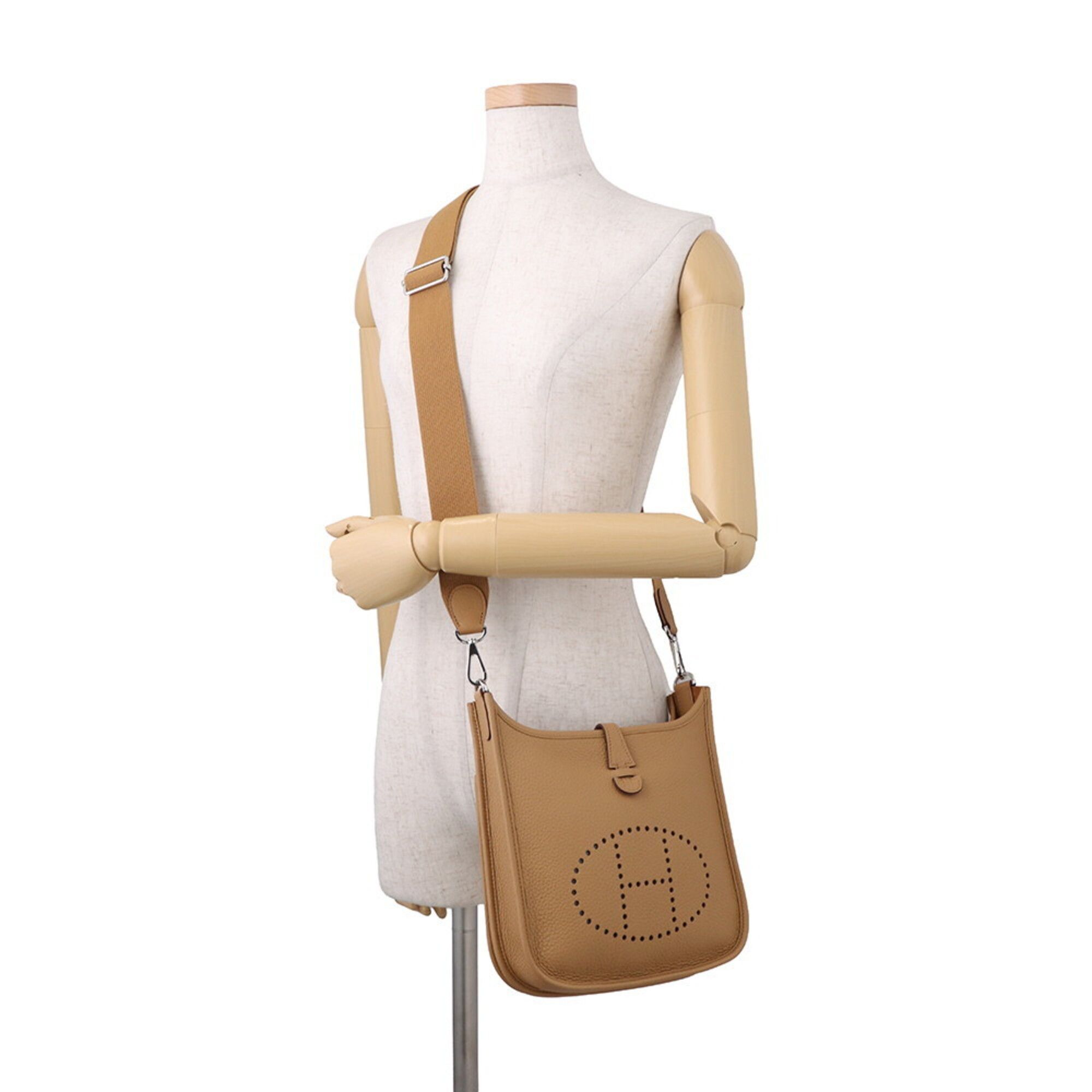 Evelyne Taurillon Clemence Leather Shoulder Bag (Pre-Owned) - Hermes - Modalova