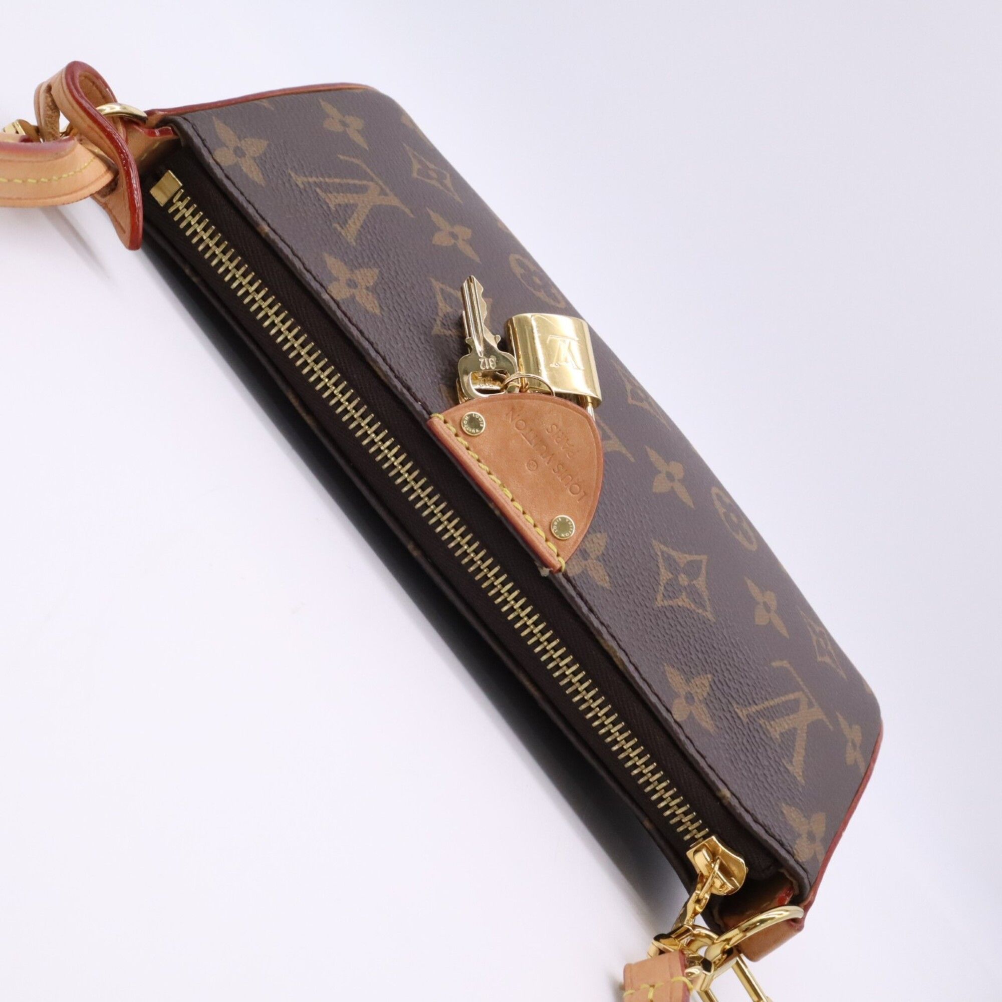 Coated Canvas Leather Pochette Shoulder Bag (Pre-Owned) - Louis Vuitton - Modalova