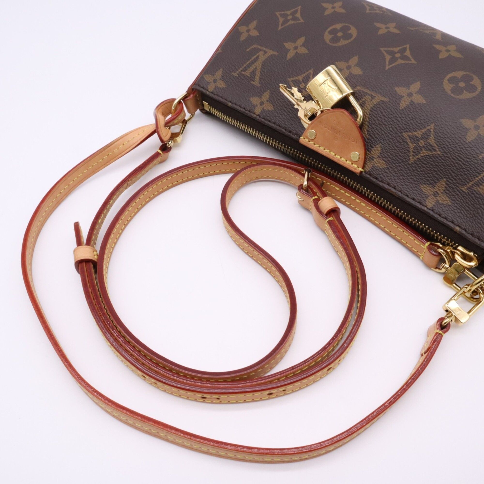 Coated Canvas Leather Pochette Shoulder Bag (Pre-Owned) - Louis Vuitton - Modalova