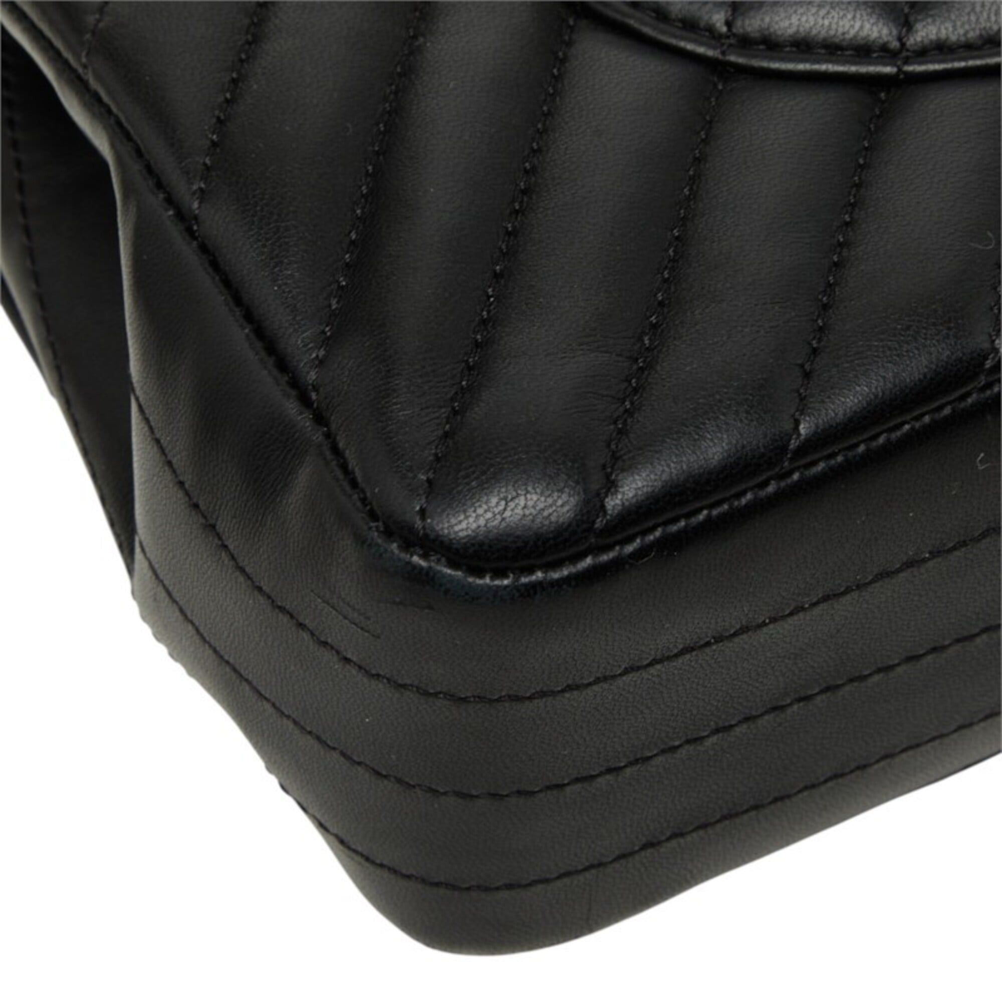 Leather Shoulder Bag (Pre-Owned) - Chanel - Modalova