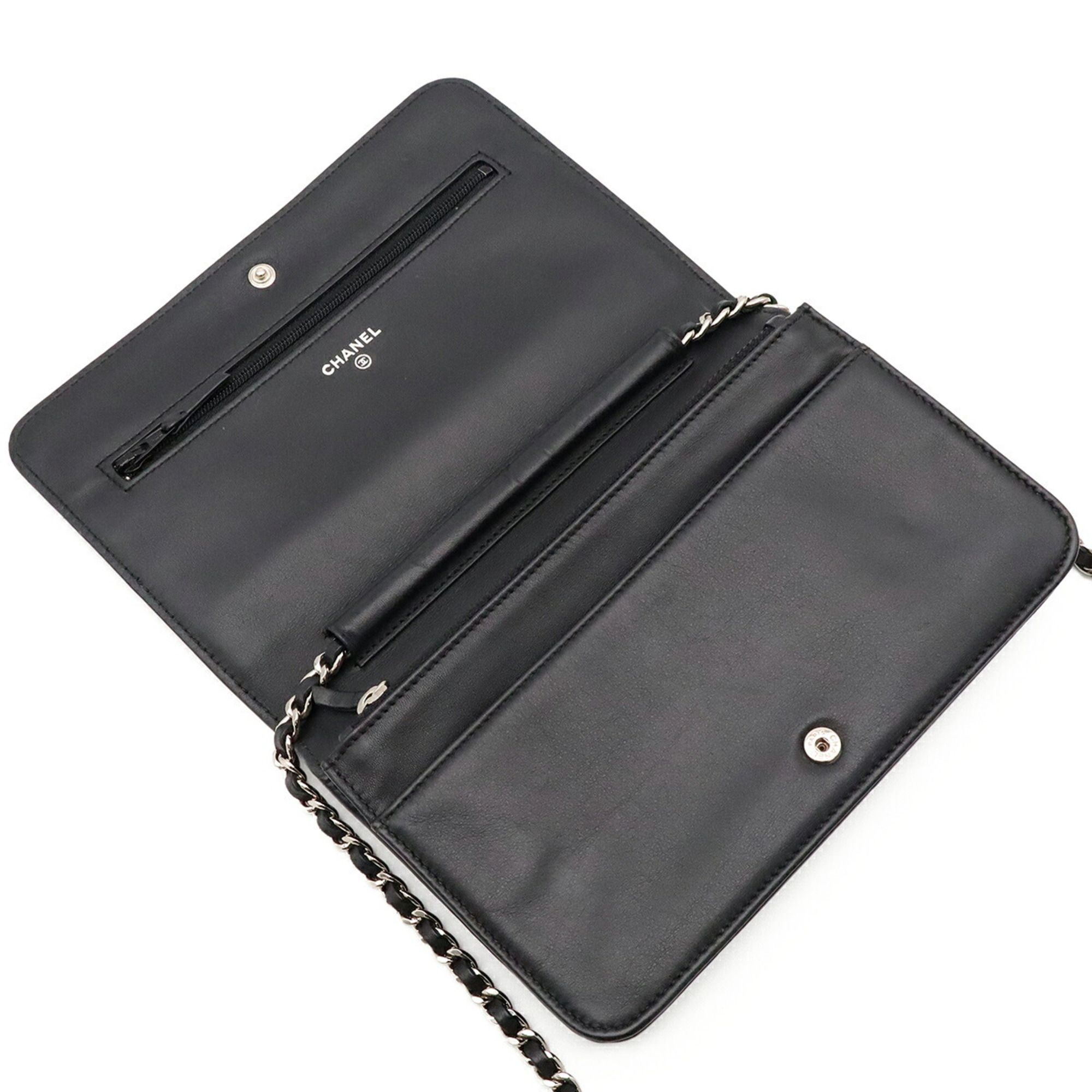 Leather Leather Pochette Shoulder Bag (Pre-Owned) - Chanel - Modalova
