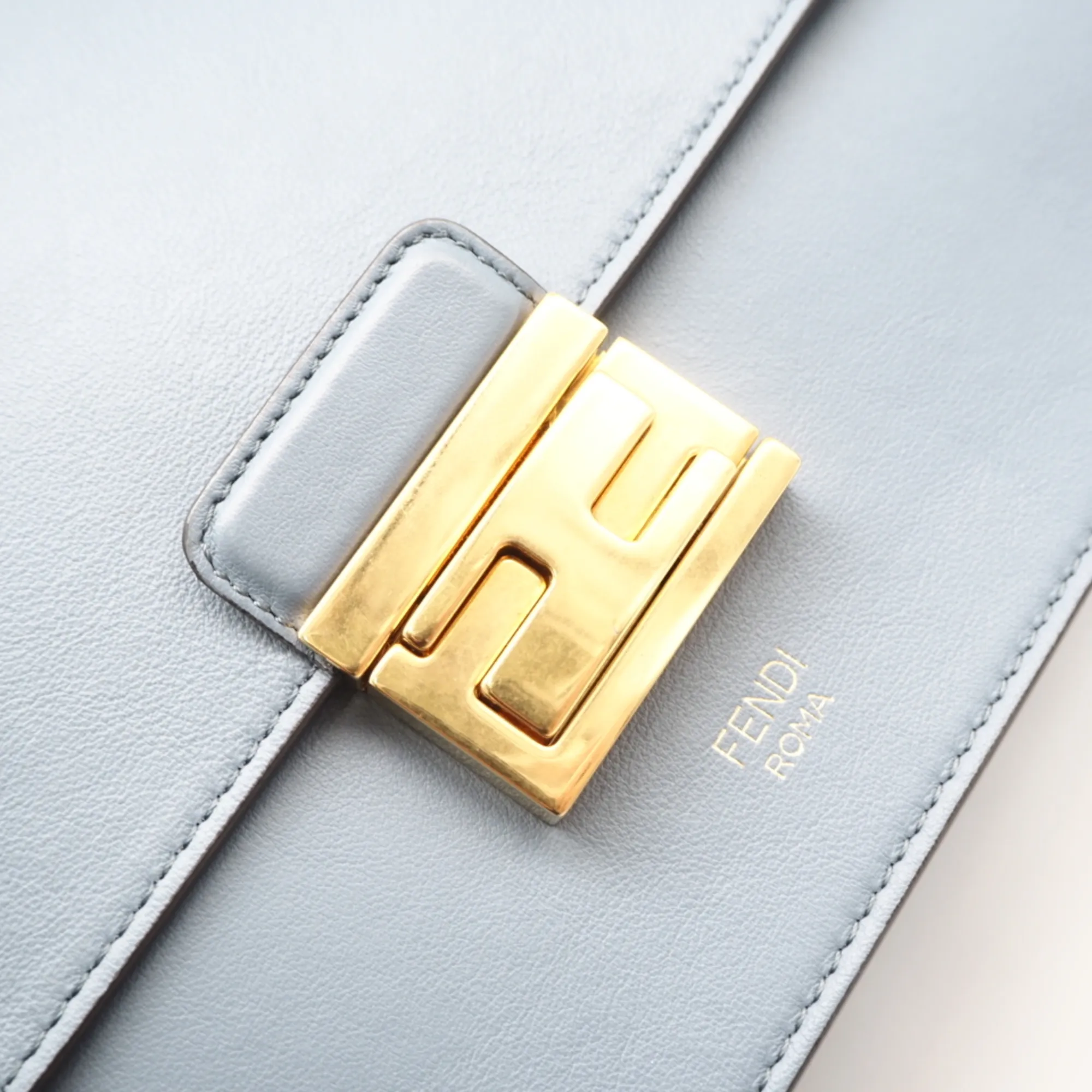 Leather Shoulder Bag (Pre-Owned) - Fendi - Modalova