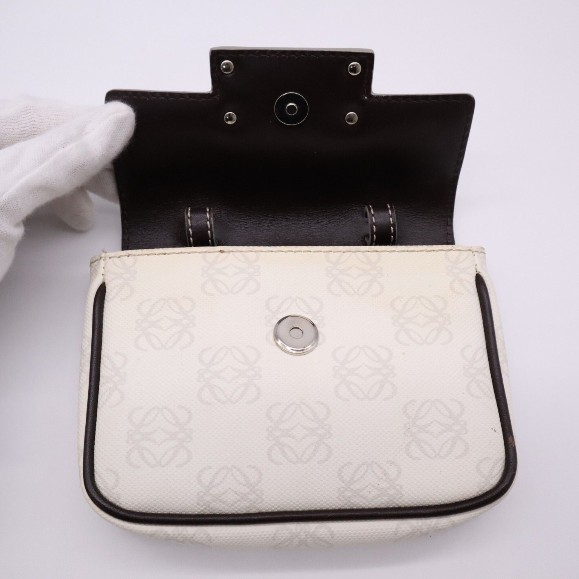Canvas Pouch Shoulder Bag (Pre-Owned) - Loewe - Modalova