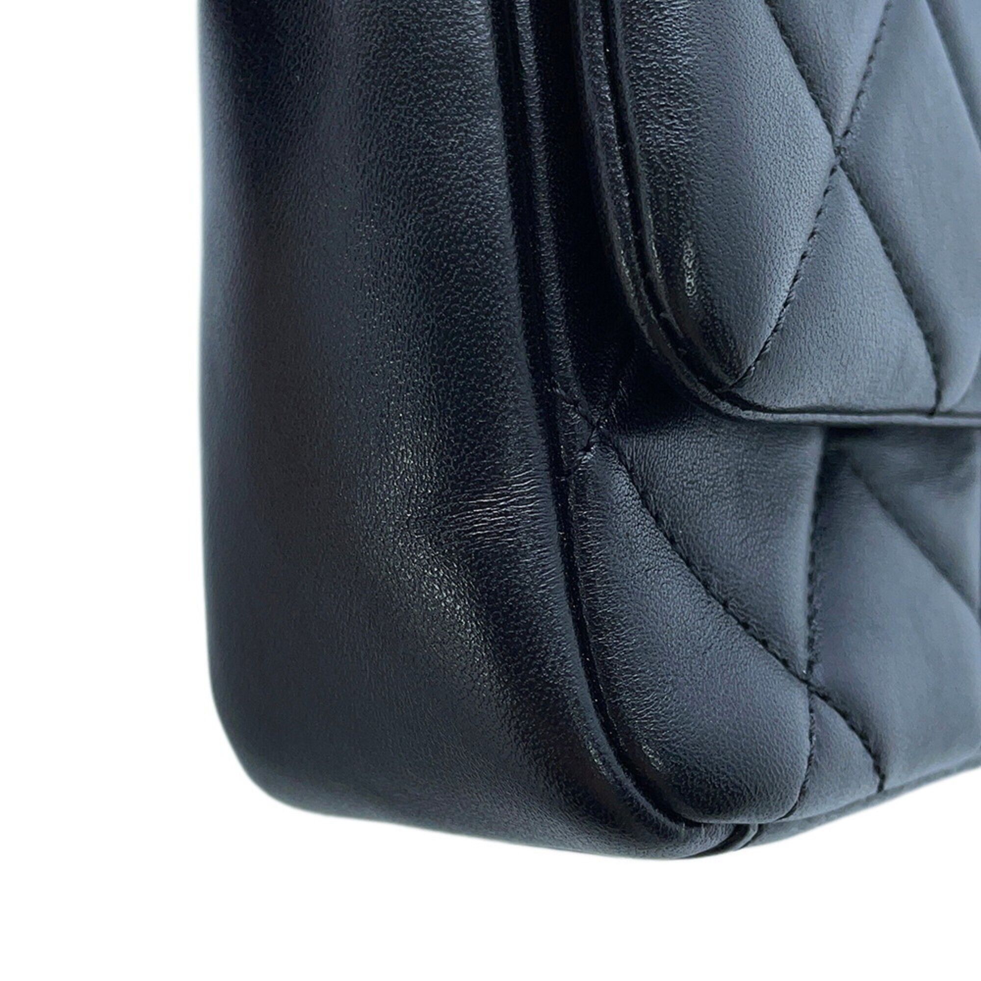 Matelasse Leather Handbag Shoulder Bag (Pre-Owned) - Chanel - Modalova