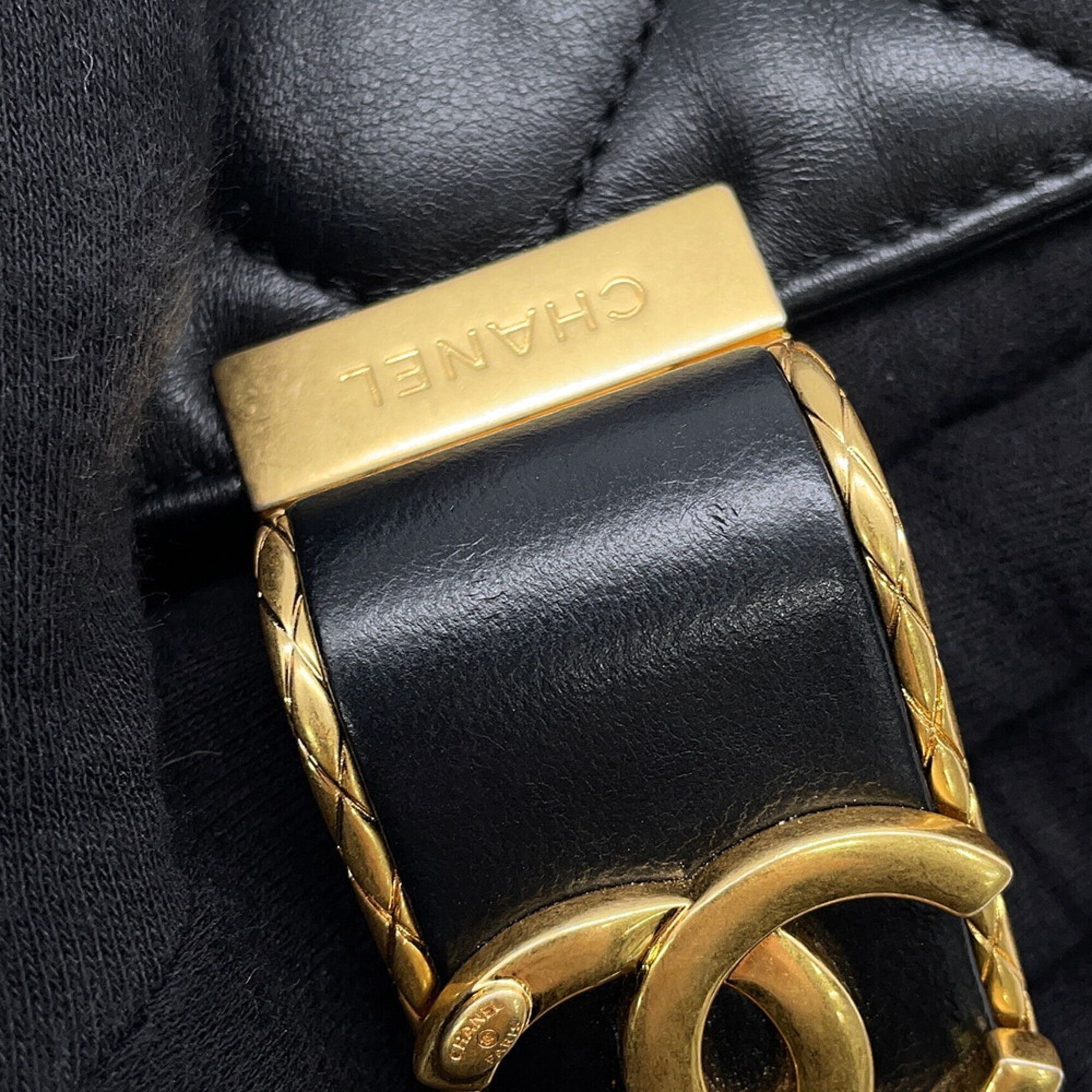 Matelasse Leather Handbag Shoulder Bag (Pre-Owned) - Chanel - Modalova